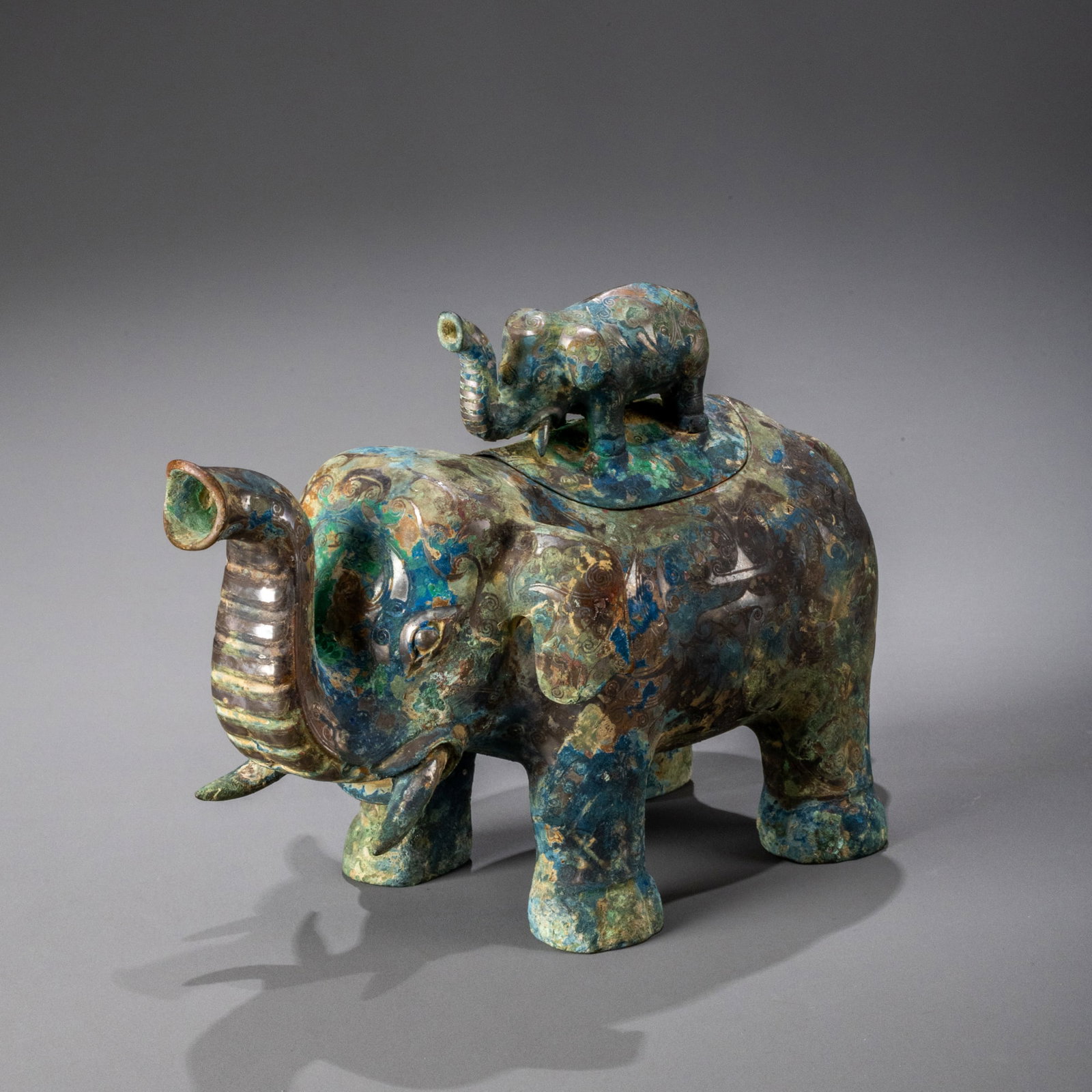 Warring States Period Bronze Inlaid Silver Figurative Zun: W:23cm H:15cm