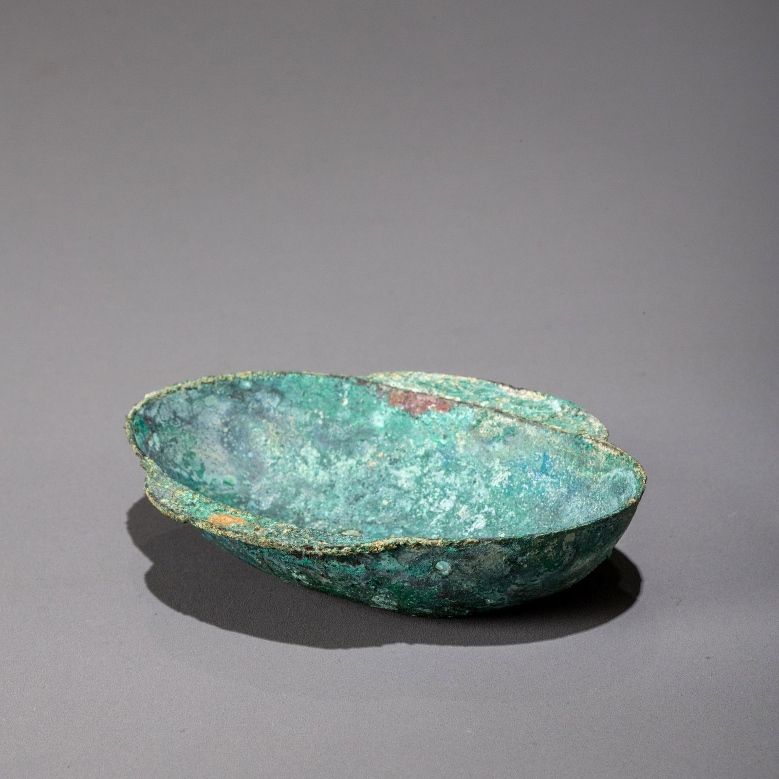 Han Dynasty bronze fish-patterned ear cup: W: 10cm H: 1.8cm