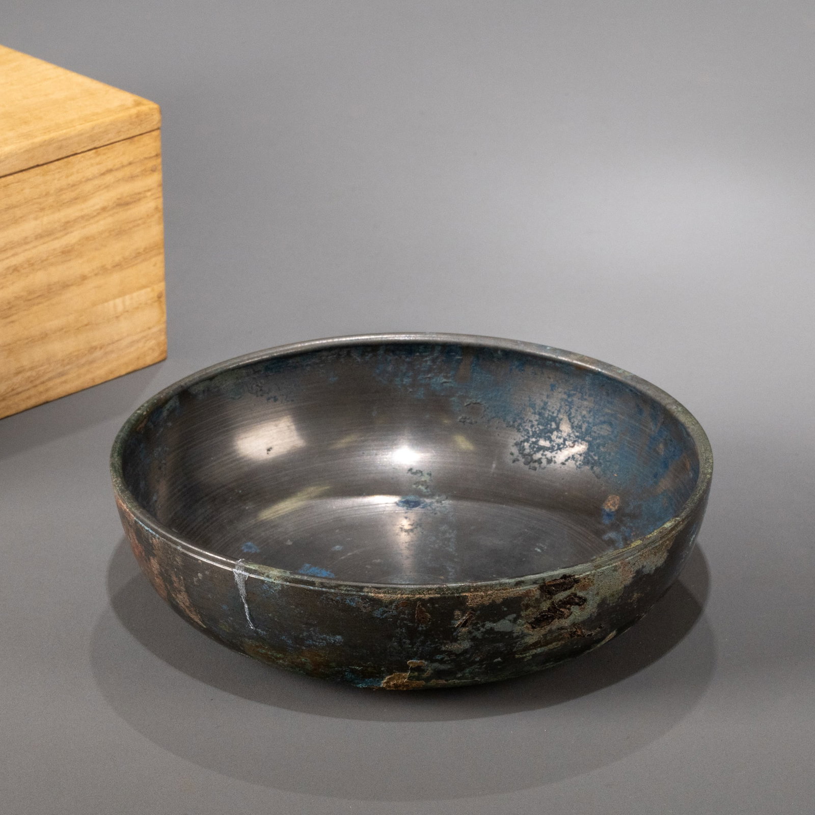 Tang Xiang Bronze Bowl: D: 16cm H: 4.5cm
