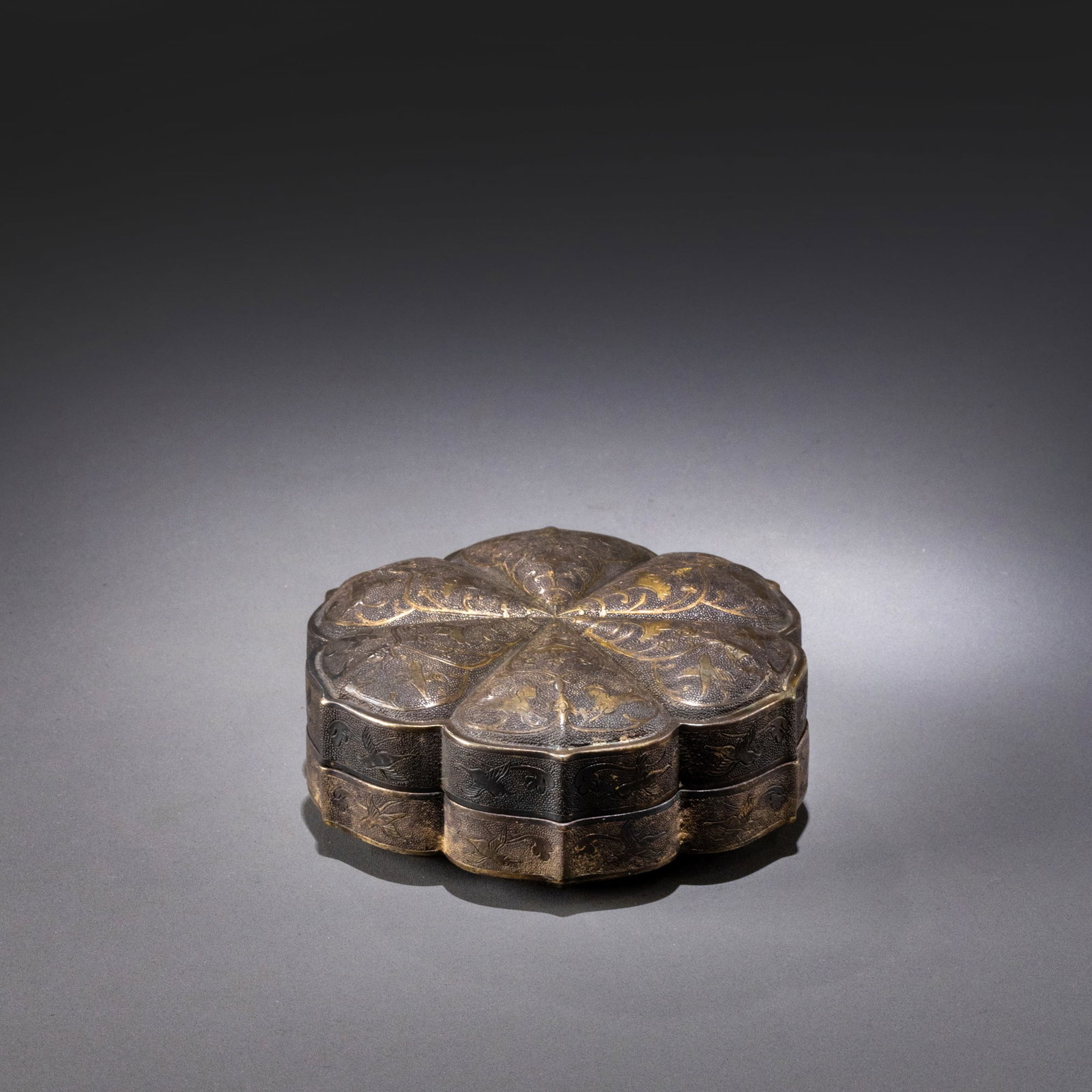 Tang Dynasty Silver Pearl-Patterned Sunflower-Shaped Box with Bird, Beast, and Scrolling Floral: W: 9cm H: 3.5cm