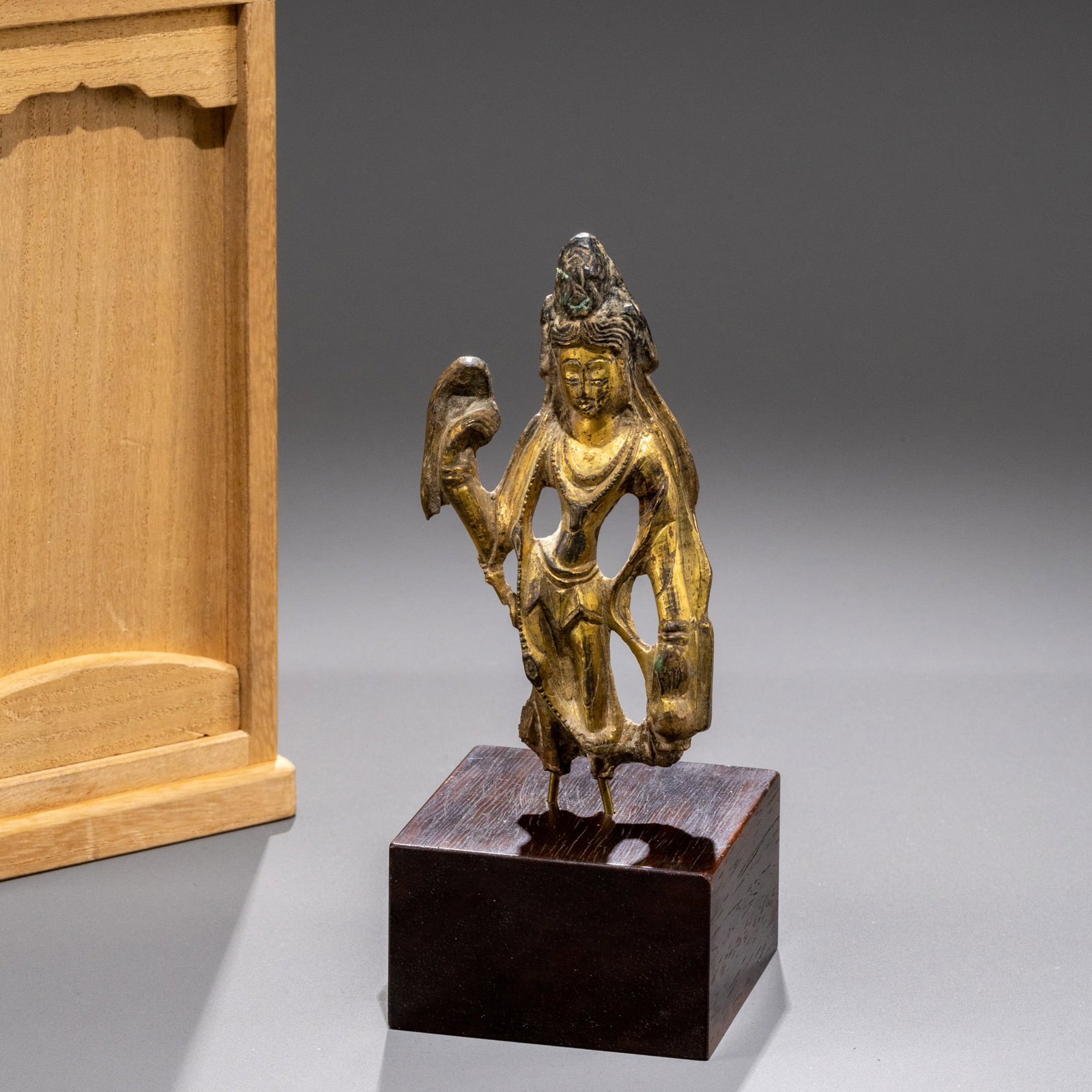 Standing Bronze Guanyin Statue from the Tang Dynasty: H: 11.5cm W: 5cm