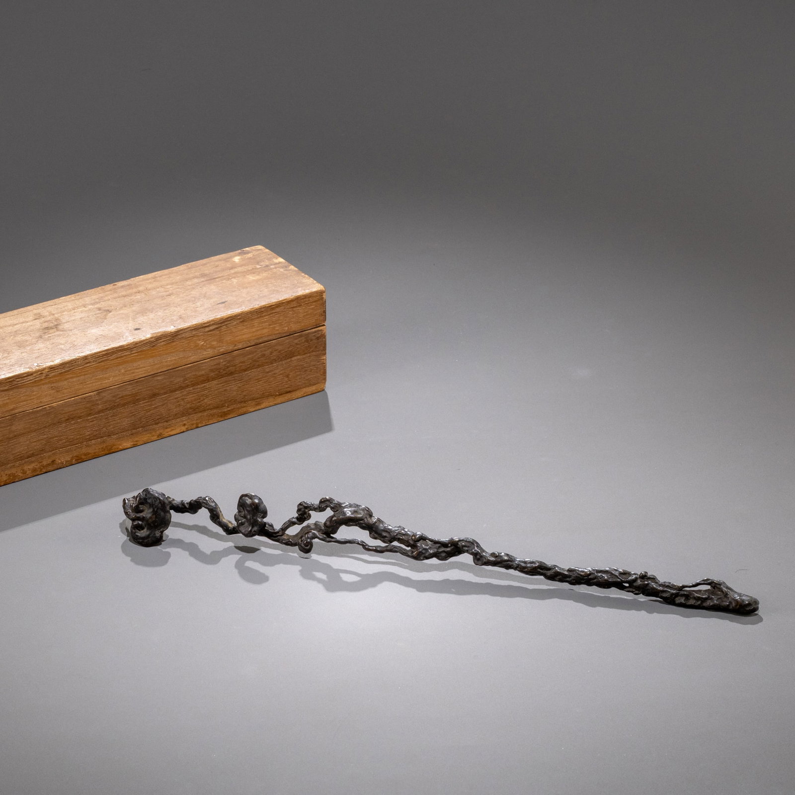 Inscribed bronze lingzhi ruyi scepter from the first year of the Zhizheng era of the Ming Dynasty: L: 36.5cm W: 2.5cm