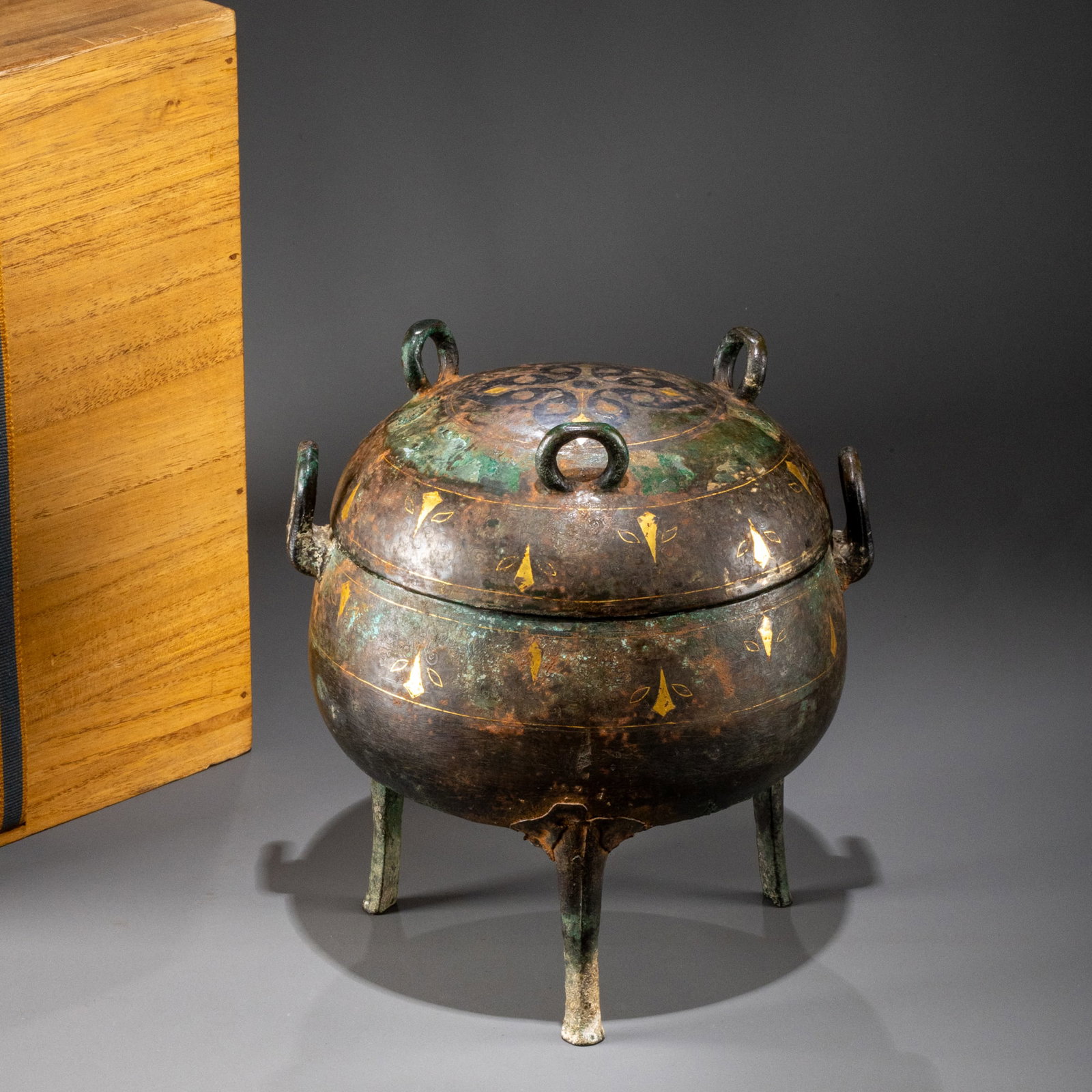 Gold and silver inlaid bronze incense burner: H: 21cm W: 18cm