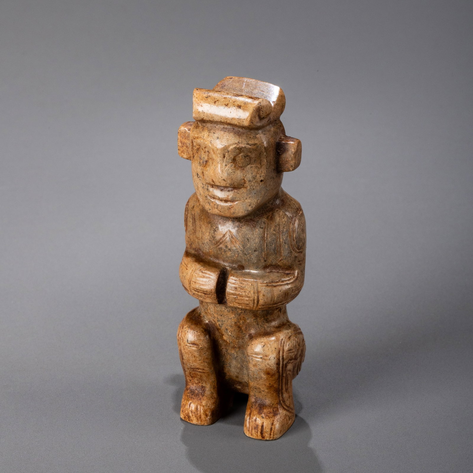 Shang Dynasty Jade Seated Deity Statue: H: 9cm W: 3cm