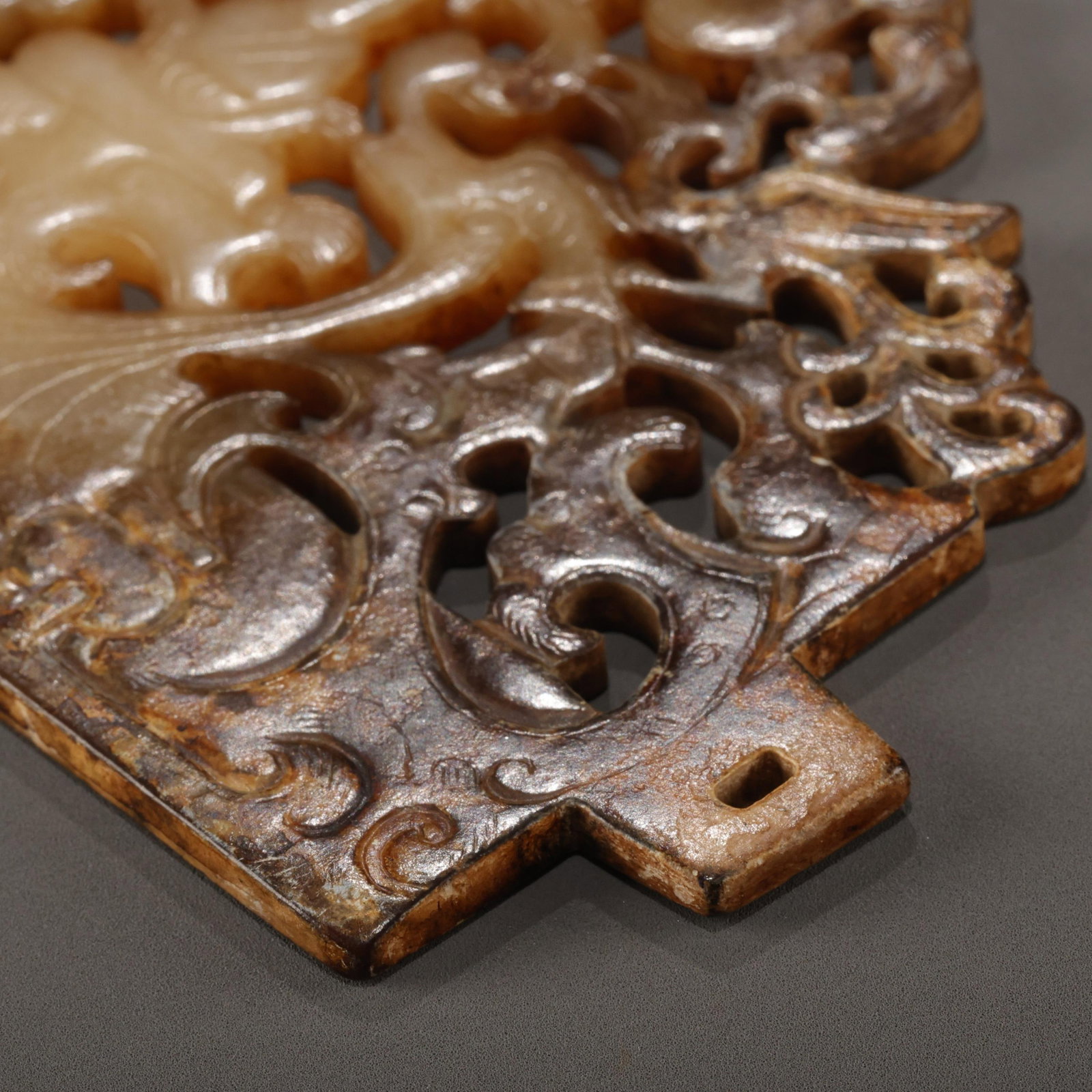 Three-point openwork jade screen - 6