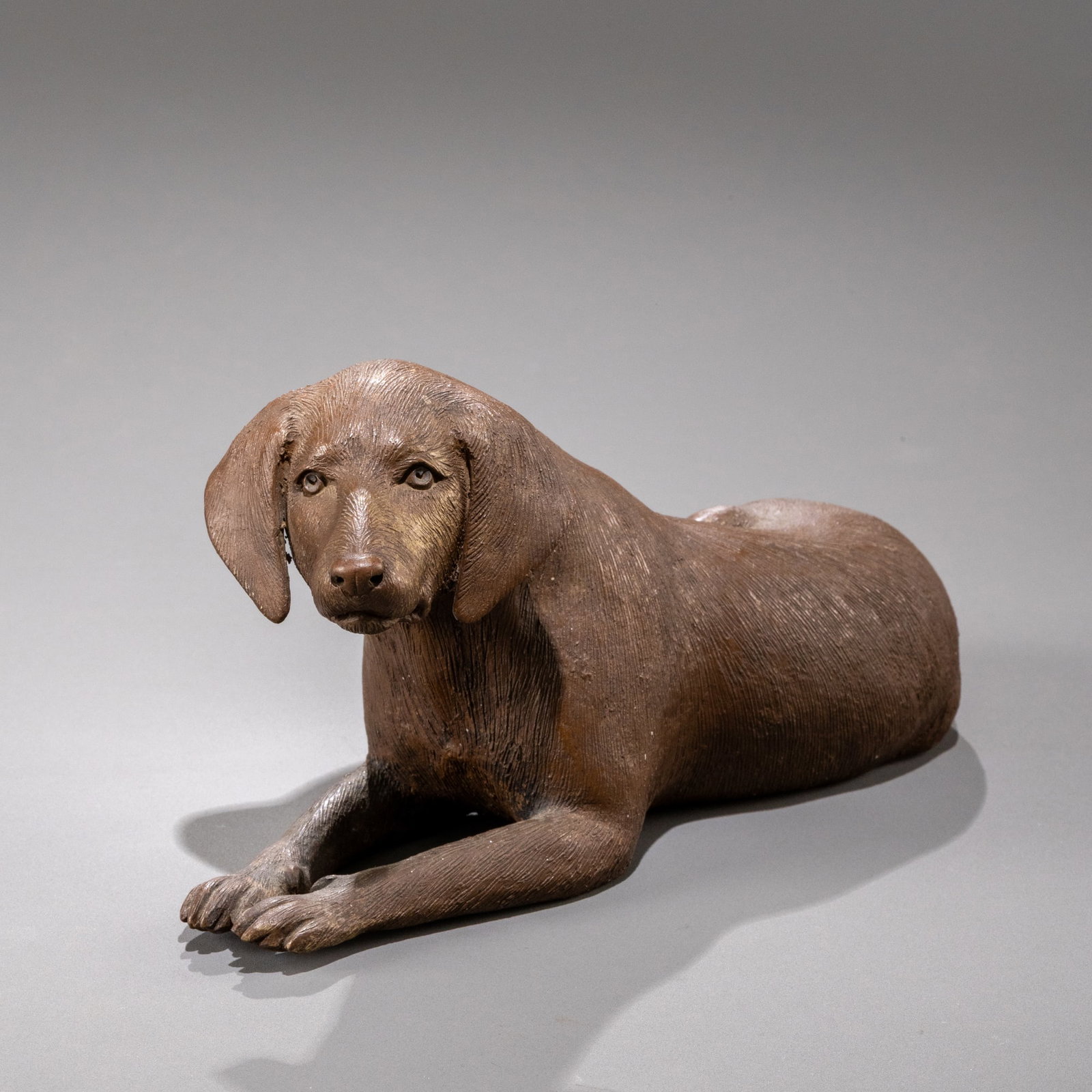 Ceramic dog holder: W:22cm H:11cm