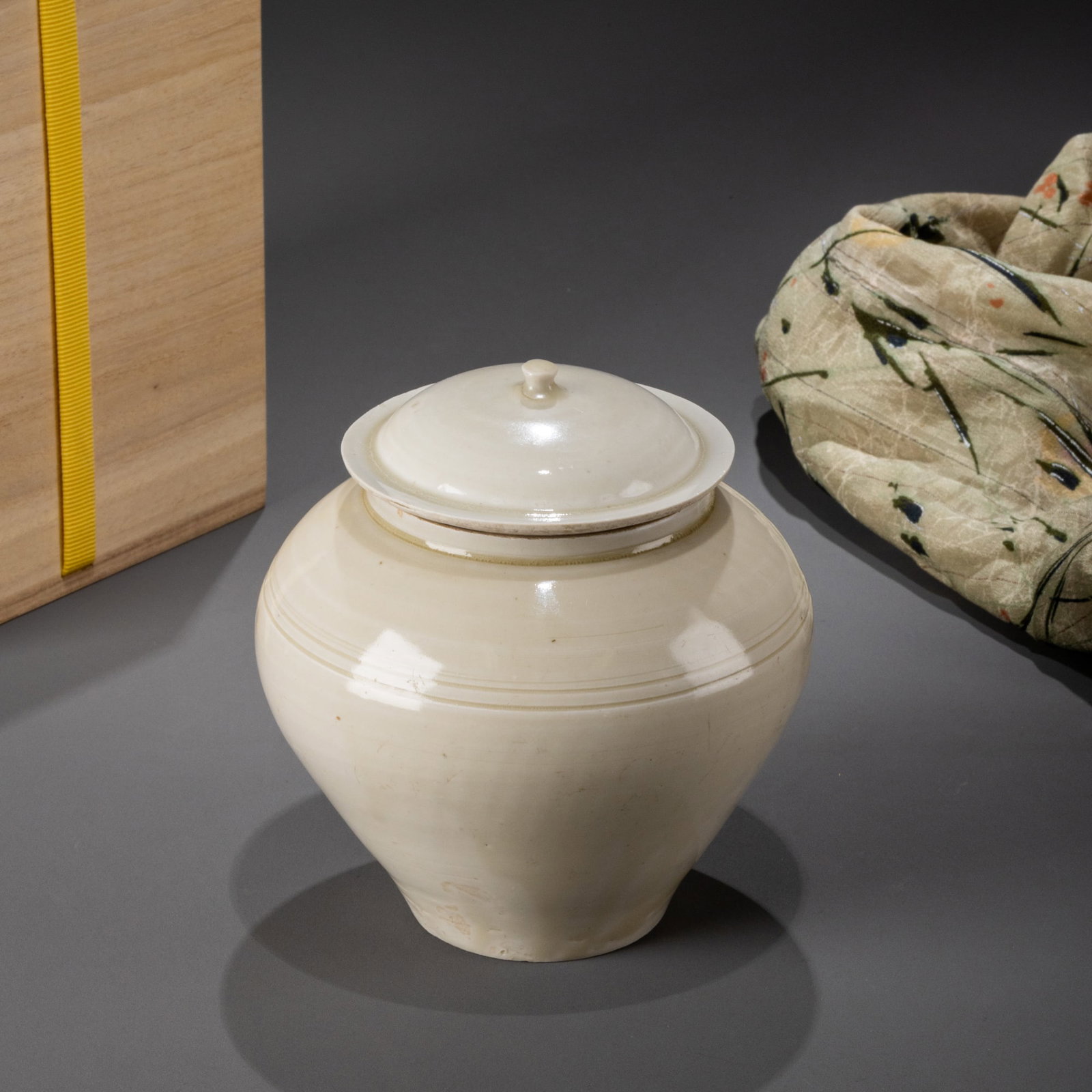 Song Dynasty Ding Ware White Porcelain Jar with Lid (1 of 10)