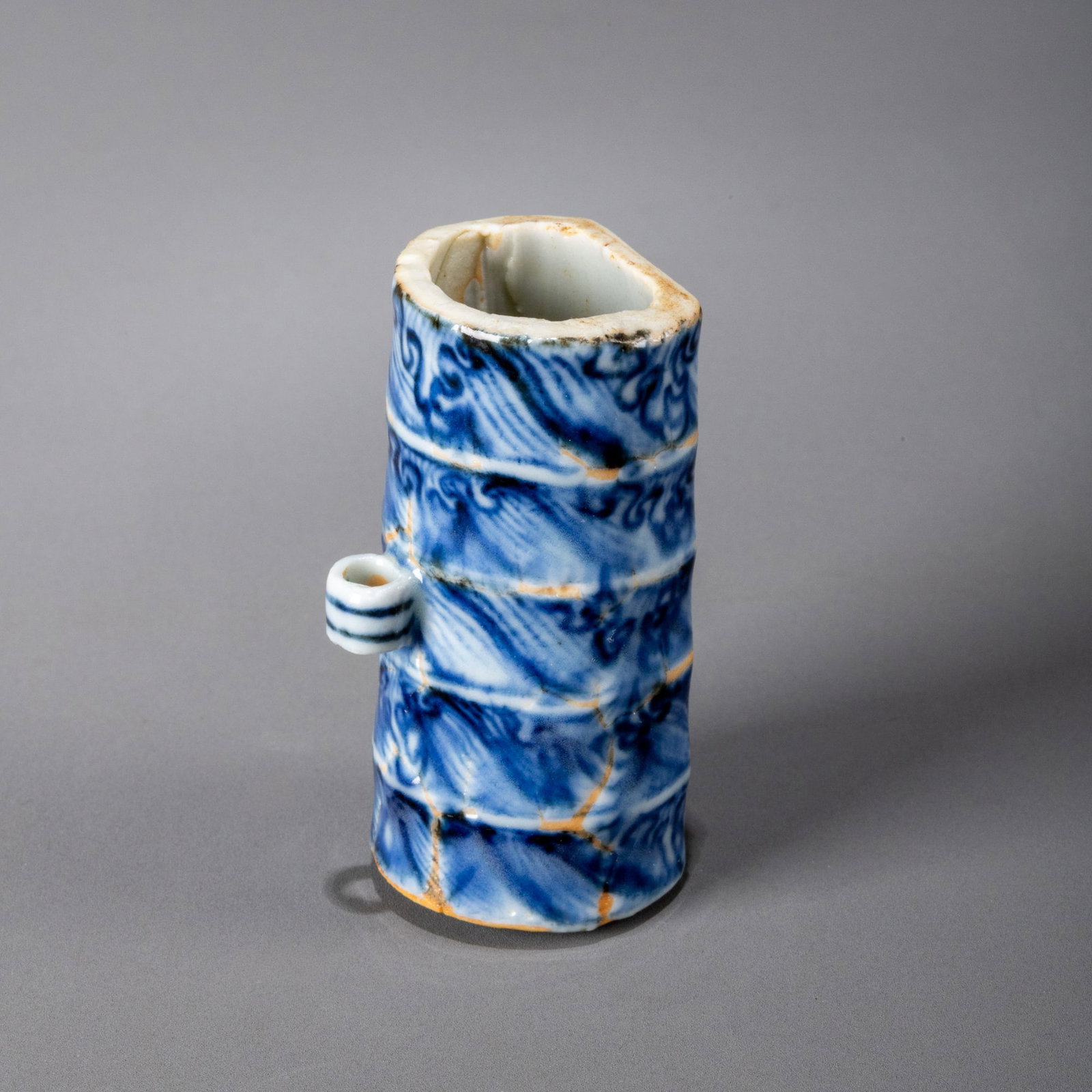 Ming Dynasty Blue and White Porcelain Bamboo-Shaped Bird Feeder with Wave Pattern: H: 6.8cm W: 3.5cm