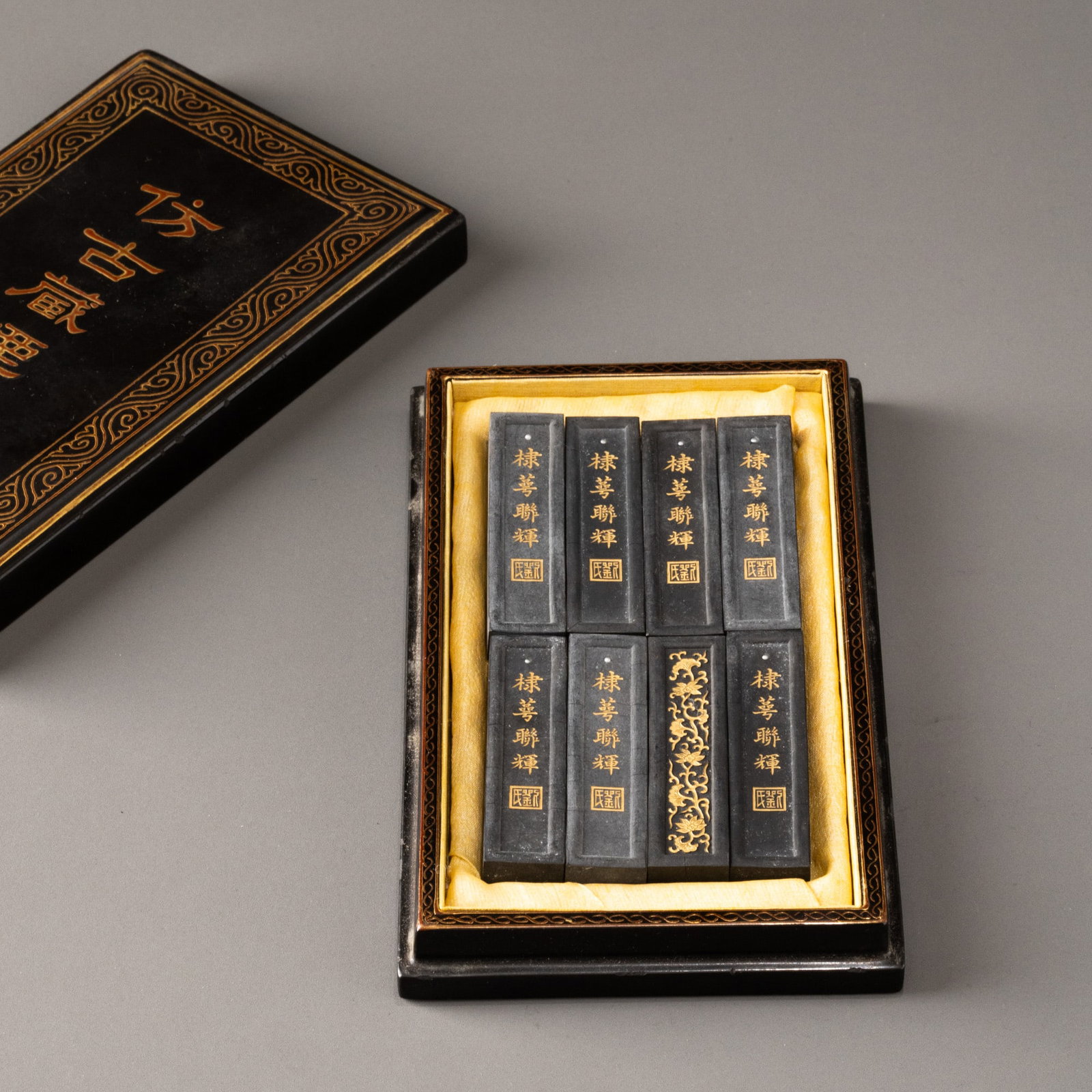 Antique-style Tibetan ink, 8 sticks per box (1 of 8)