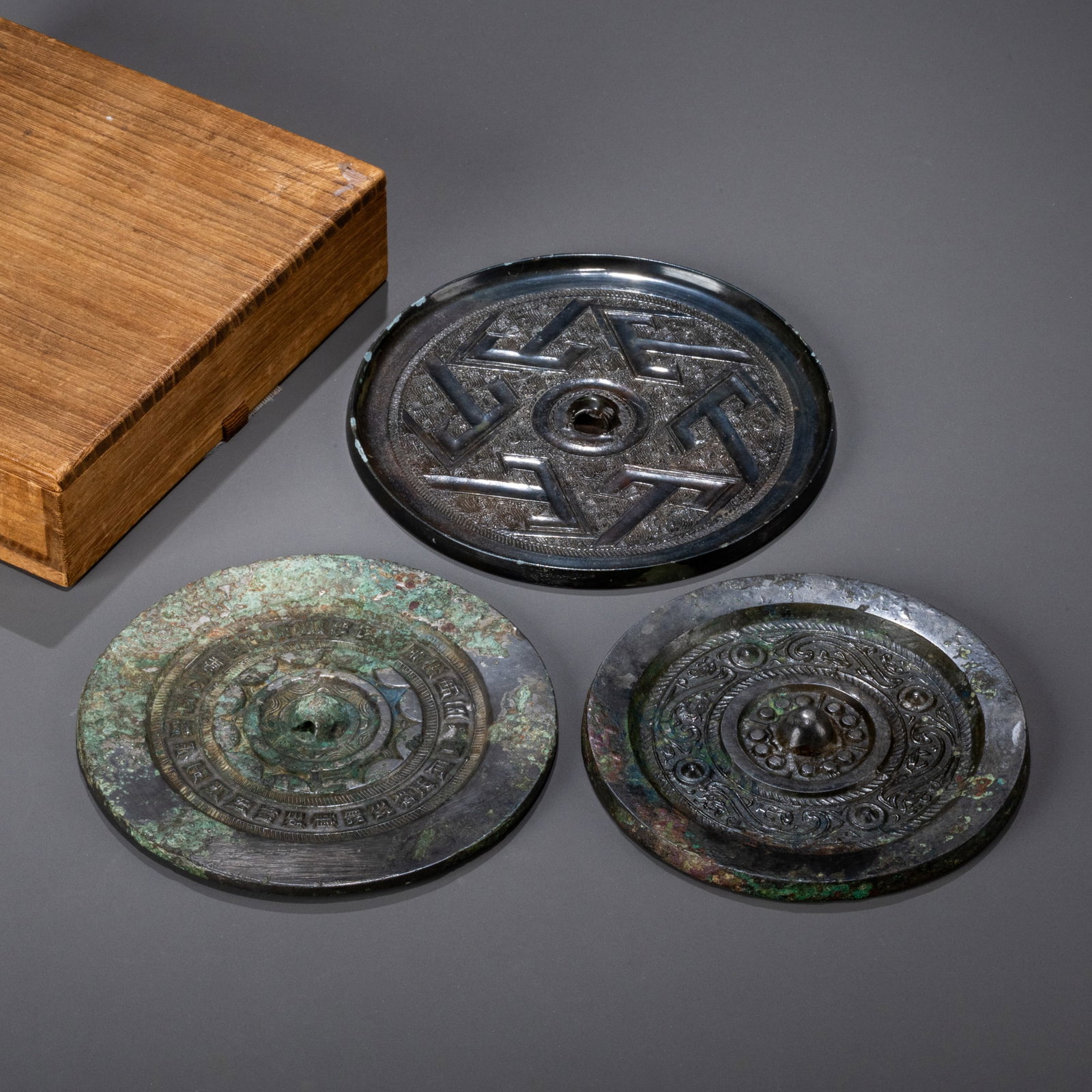 Warring States and Han Dynasty bronze mirrors (3 points): Different sizes x3