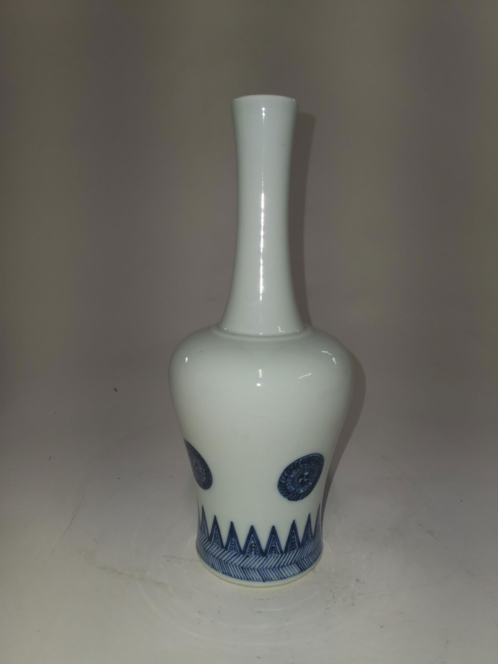 Blue and White Porcelain Vase Da Qing Kangxi Nian Zhi (1 of 6)