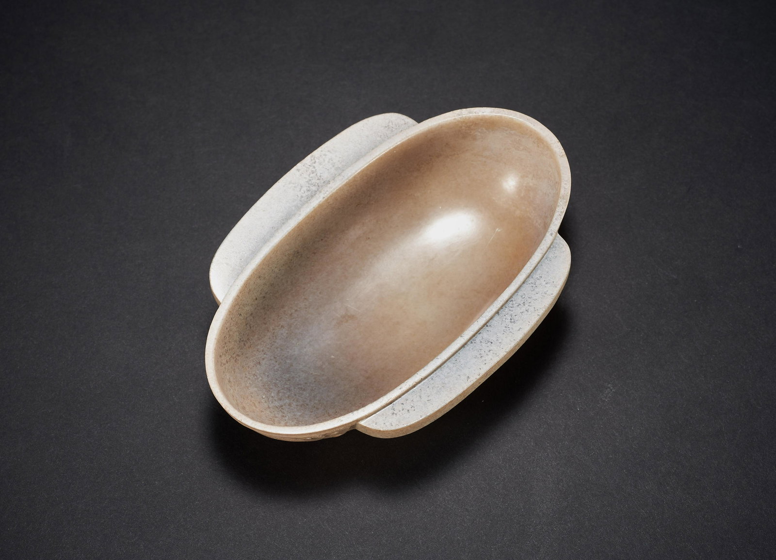 China, Han Dynasty, Hetian Jade, cup: H. 3 cm.W. 12 cm.Weight 108 gram.