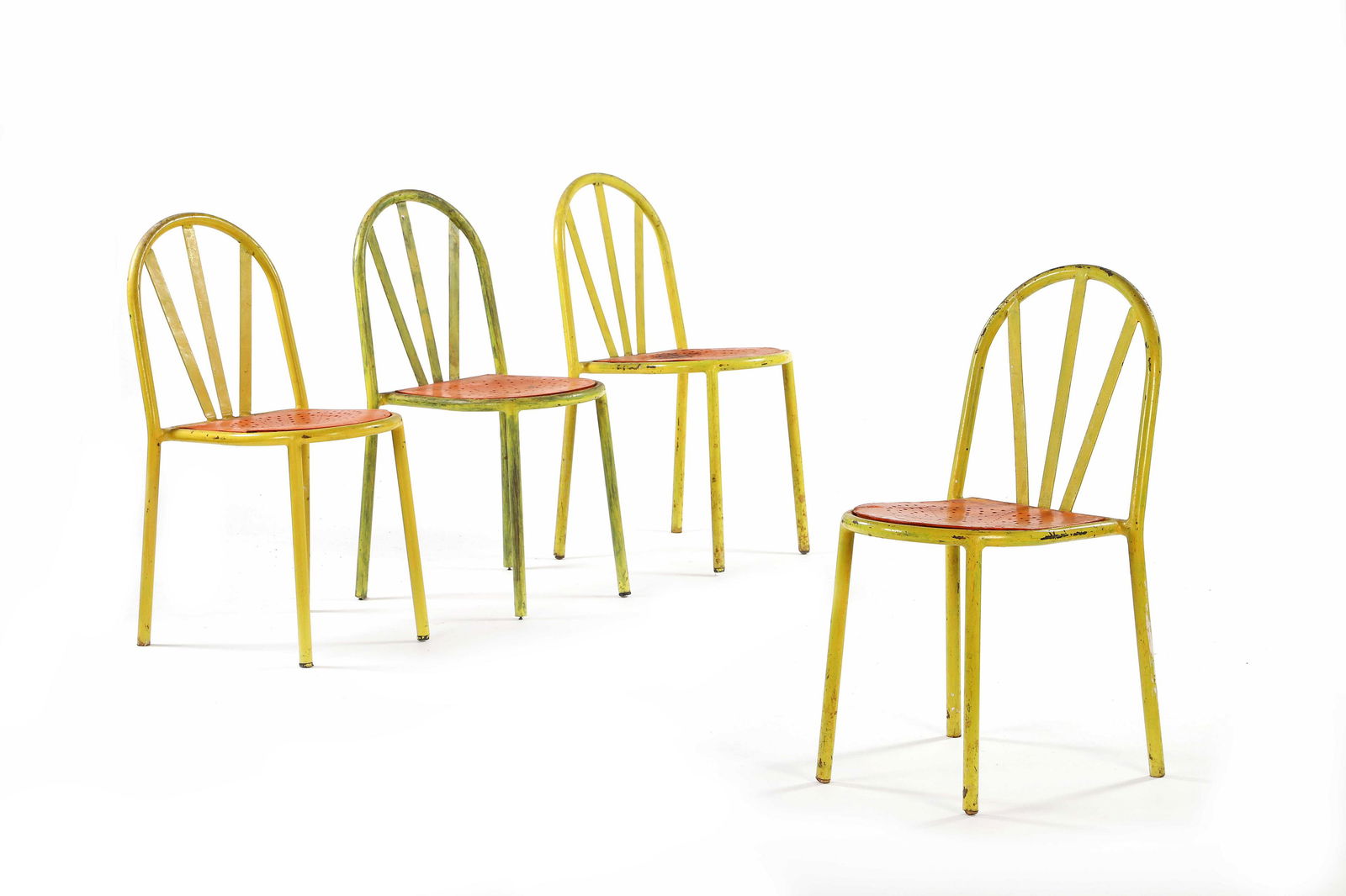 Robert MALLET-STEVENS (1886-1945): Robert MALLET-STEVENS (1886-1945) Suite de 4 chaises Métal, bois?82 x 42 x 41 cm. Tubor, circa 1926 Set of 4 stacking chairs?Painted tubular steel, painted steel painted plywood 32.28 x 16.54 x 16.14