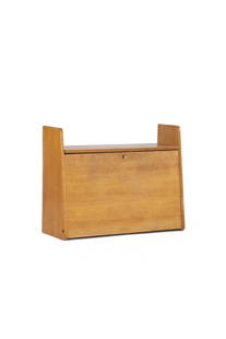 Marcel GASCOIN (1907-1986): Marcel GASCOIN (1907-1986) Meuble suspendu dit QA Chêne?60 x 77 x 27.5 cm. Arhec, circa 1950 Wall unit?Oak?23.62 x 30.31 x 10.83 in. Référence :?- Guillemette Delaporte, Marcel Gascoin, Norma, 2010