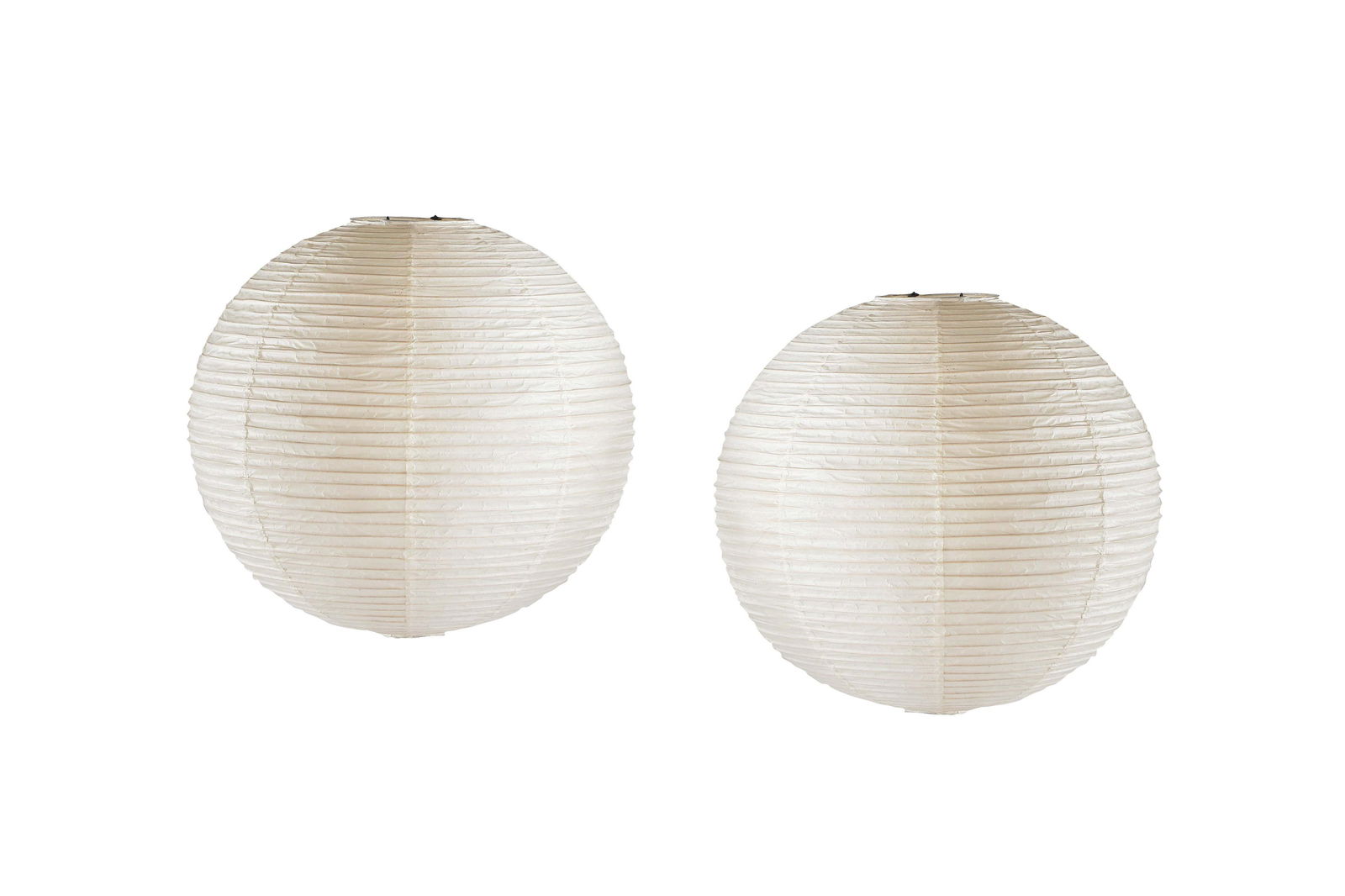 Isamu NOGUCHI (1904-1988) Paire de suspensions dites 45 (1 of 1)