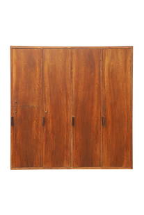 André WOGENSCKY (1916-2004) & Marta PAN (1923-2008): Importante armoire Bois latté, placage noyer, laiton, cuir 205 x 205 x 70 cm. 1962 Large cabinet Slatted wood, walnut veneer, brass, leather 80.71 x 80.71 x 27.56 in. Provenance : - Aménagem