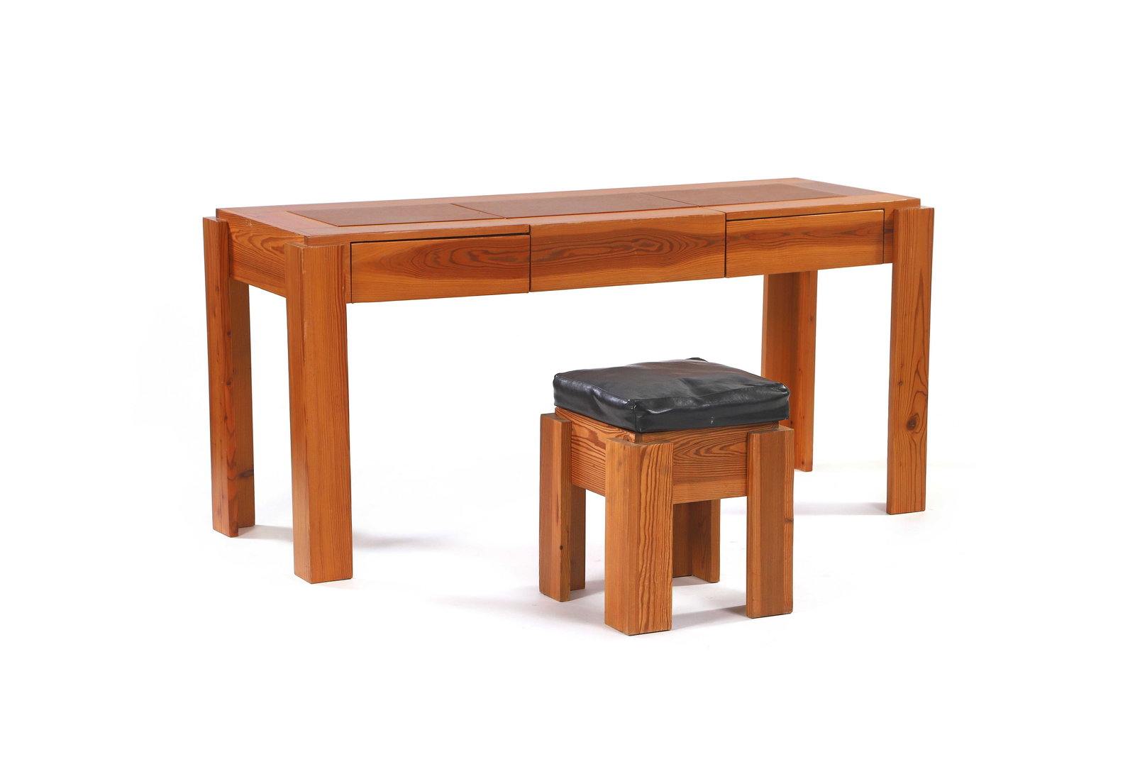 Hubert MESNIER (XX) & Hervé VIVIEN (XX) Tabouret Pin, cuir, 48 x 38.5 x 38.5 cm. Circa 1975 (1 of 1)