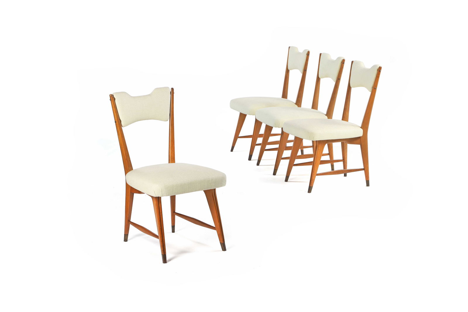 TRAVAIL ITALIEN (XX) Suite de 4 chaises Bois, drap de coton, laiton 81 x 46 x 50 cm. Circa 1950 (1 of 1)