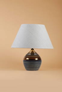 Georges PELLETIER (1938): Lampe à poser En céramique émaillée dans les tons gris, bleu et or Signée Pelletier H. : 25 cm. Circa 1970