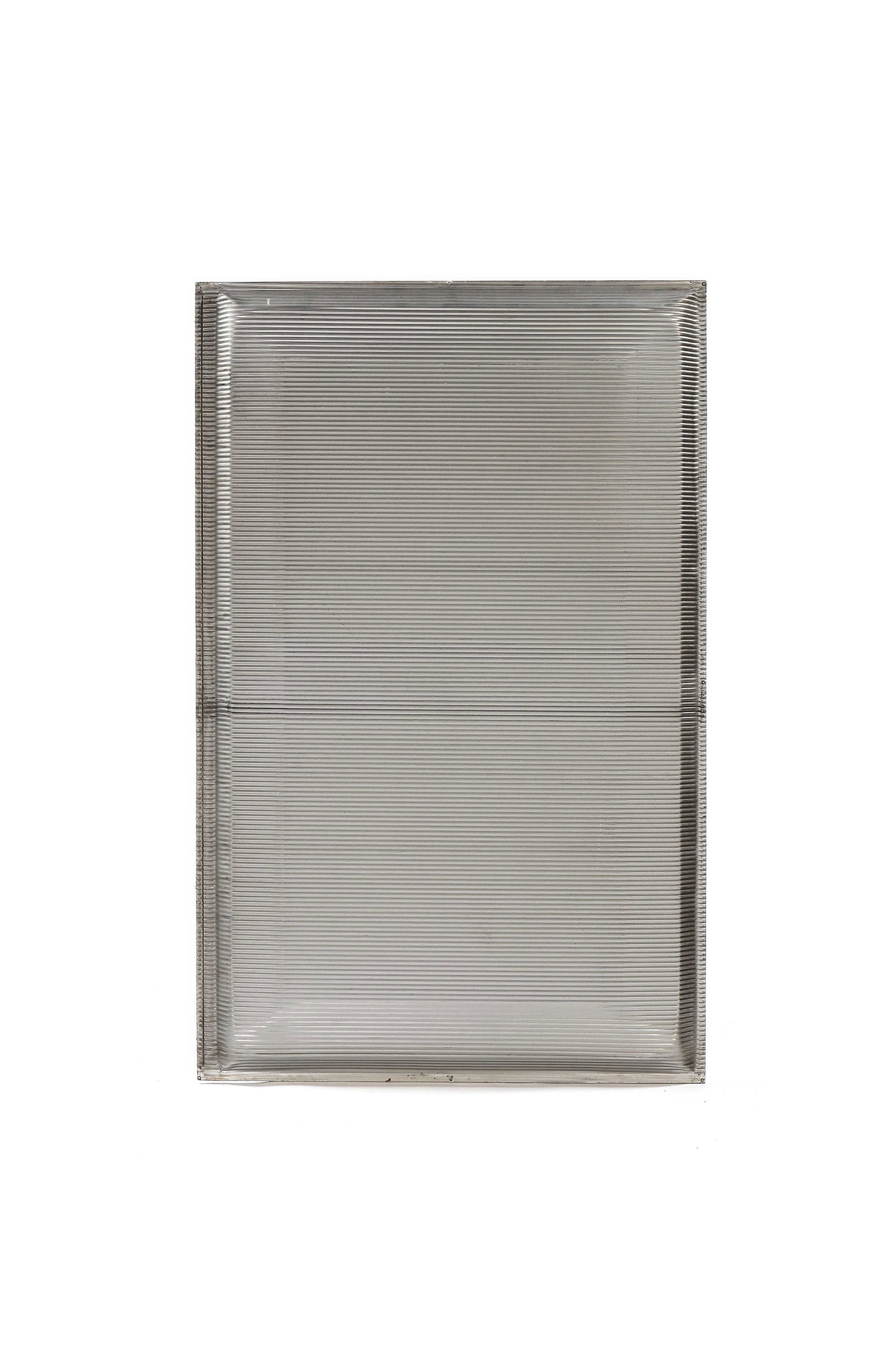 Jean PROUVÉ (1901-1984): Panneau de façadeStructure en aluminium gaufréH. : 171 cm. L. : 108 cm.1956