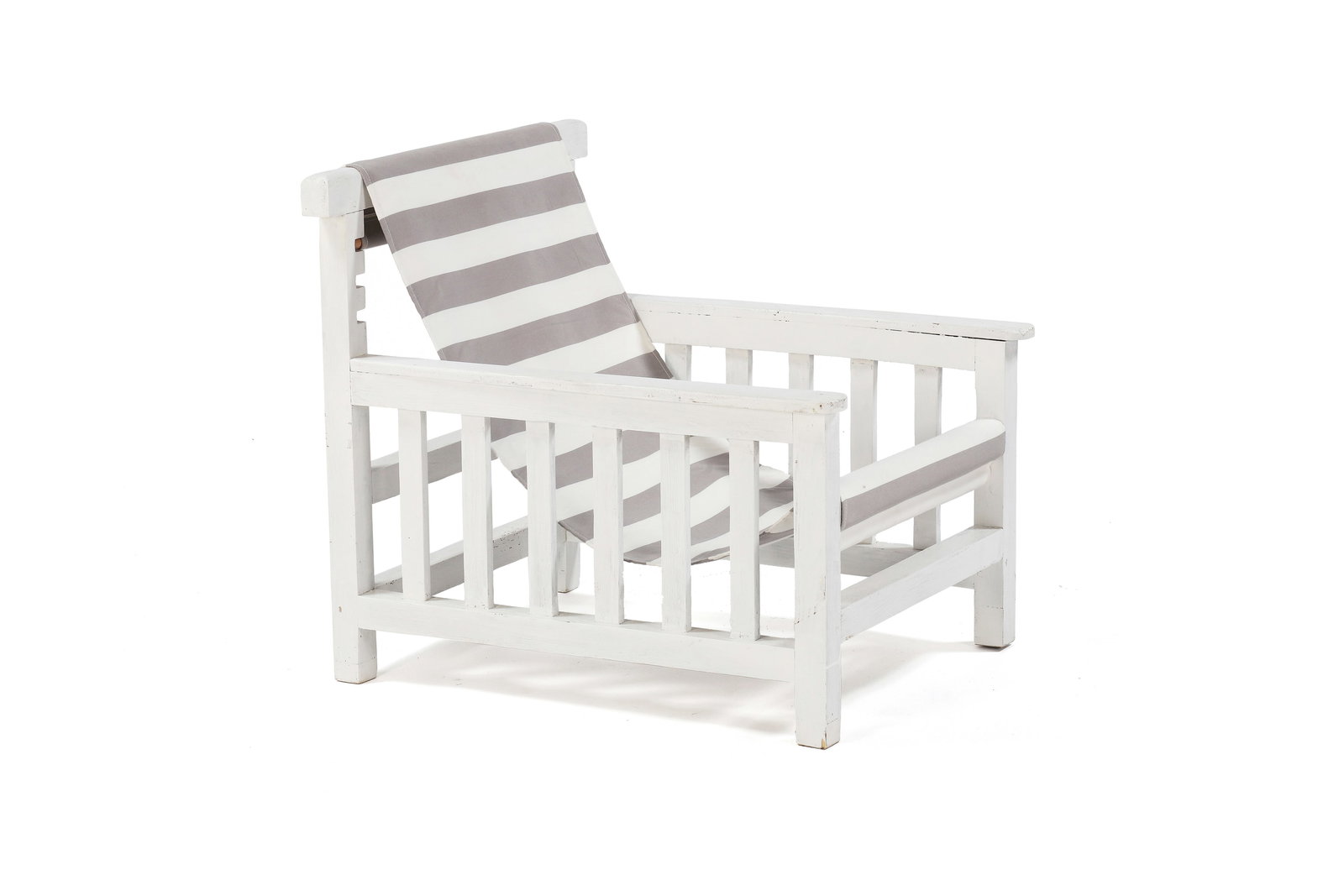 Robert MALLET-STEVENS (1886-1945)Attribué àPaire de fauteuils modèle Hamac à: Robert MALLET-STEVENS (1886-1945)Attribué àPaire de fauteuils modèle Hamac à toile de coton tendu disposé une structure chêne laqué blanc.H. : 78 cm. - L. : 87.5 cm.