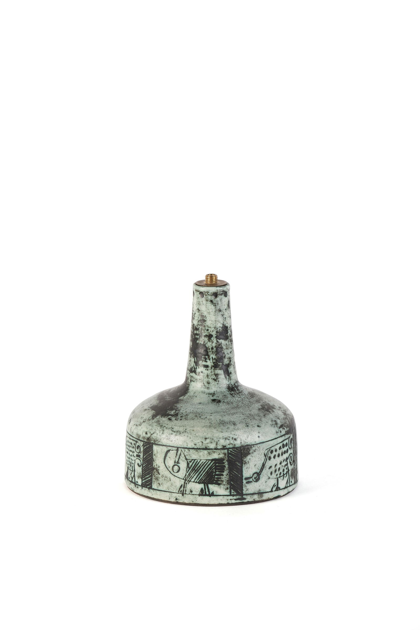 Jacques BLIN (1920-1995)Importante bouteille à prise anneauÉpreuve en céramique é: Jacques BLIN (1920-1995)Pied de lampeÉpreuve en céramique émaillée vert et noir à décor d’animaux styliséSigné J Blin sous la baseH. : 19 cm.Circa 1955Bibliographie :- Christine Lavenu, Jacq