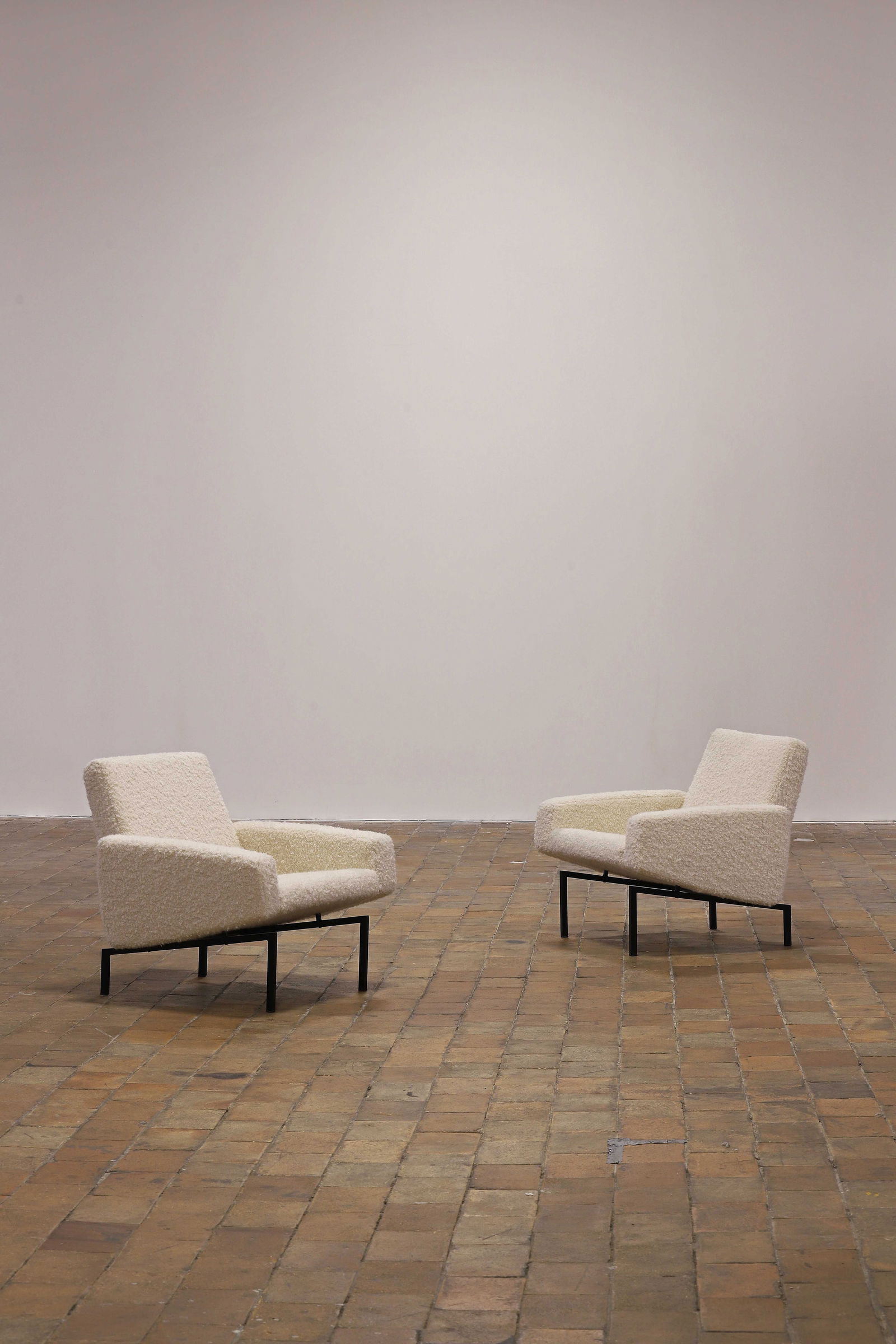 Joseph-AndrÃ© MOTTE (1925-2013) Paire de fauteuils modÃ¨le Tempo, circa 1960, (1 of 1)