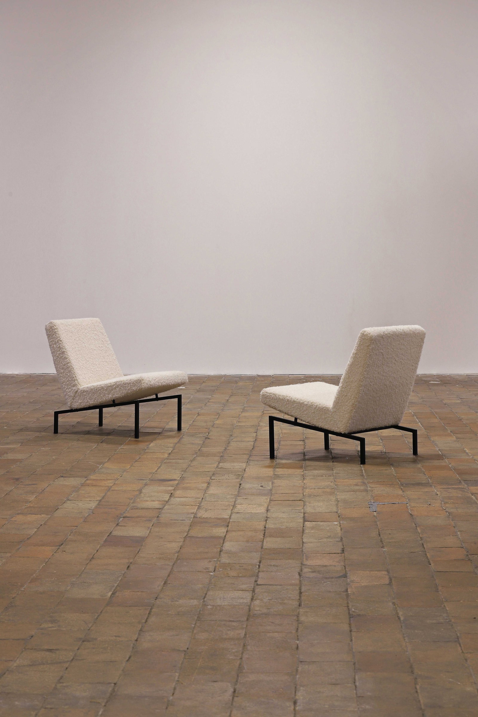 Joseph-AndrÃ© MOTTE (1925-2013) Paire de chauffeuses modÃ¨le Tempo, circa 1960, (1 of 1)