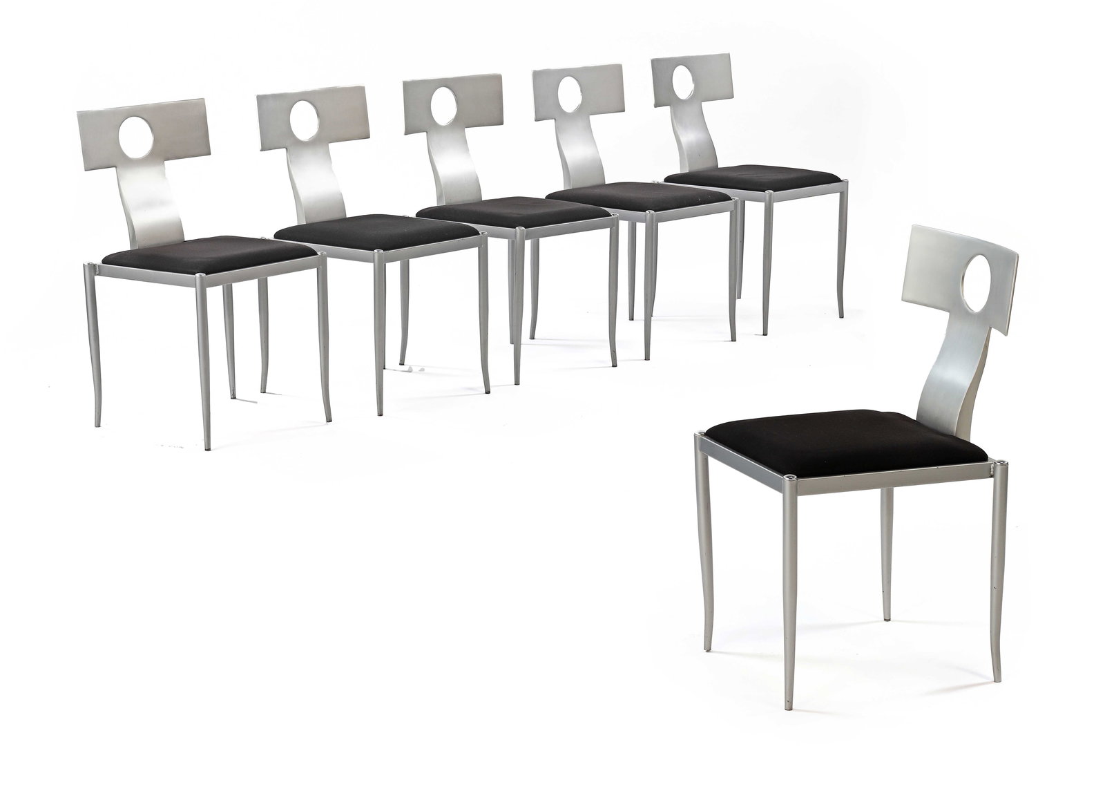 Véronique MALCOURANT (1954) & Jean-Michel CORNU (1956-2014): Véronique MALCOURANT (1954) & Jean-Michel CORNU (1956-2014)Suite de six chaises modèle Olympia, circa 1985, à assises recouvertes d’un drap de laine noir reposant sur une structure en acier laqu�