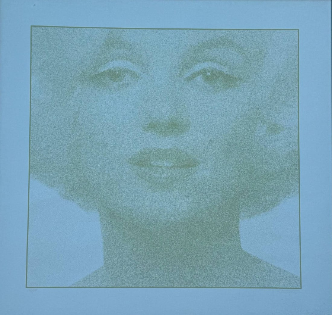 Bert STERN (1929-2013): Bert STERN (1929-2013)Marylin MonroeSérigraphie en couleurSignée en bas à droite et numérotée 42/100en bas gauche95 x 95 cm