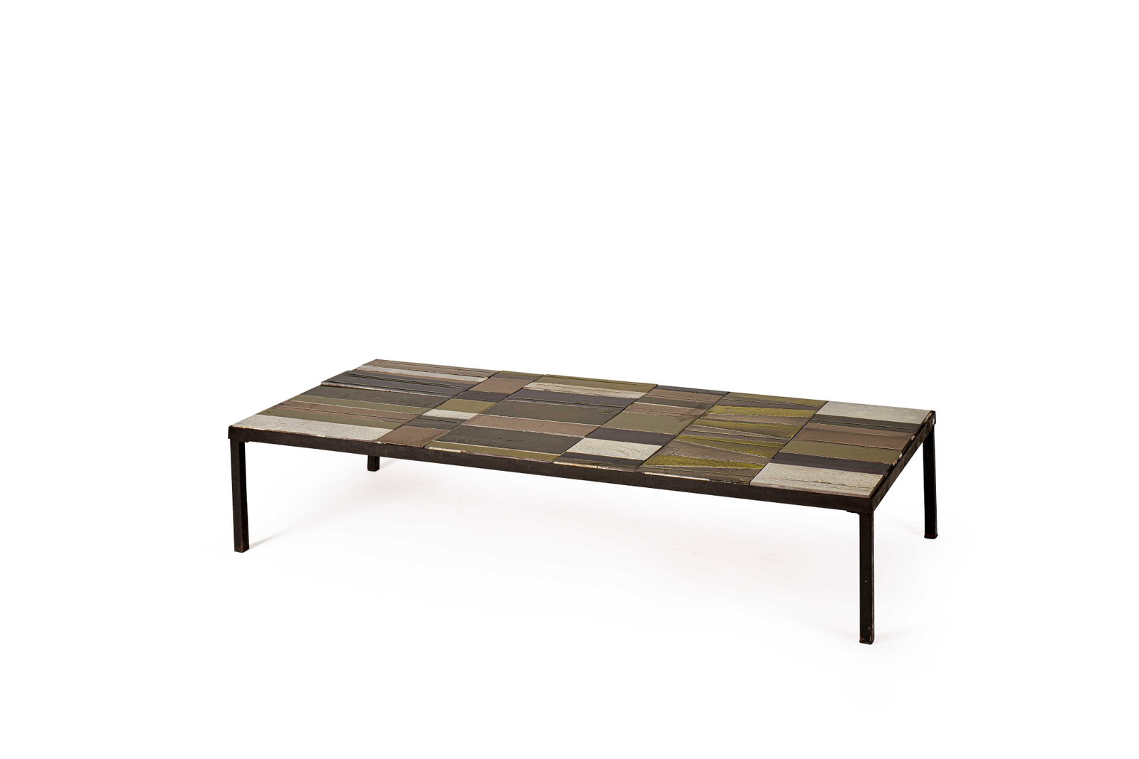 Roger CAPRON (1922-2006): Table basse modèle Mauna Loa, circa 1964, à plateau rectangulaire orné de carreaux en lave émaillée polychrome disposé sur une structure en tube carré laqué