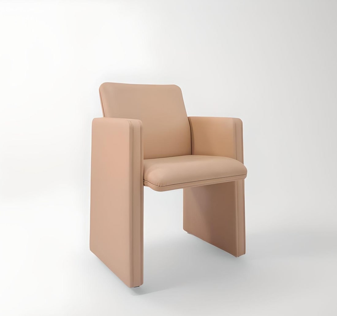 TITO AGNOLI (1931): Fauteuil modèle THF, à structure en hêtre entièrement recouvert d’un cuir beige et aménagé de deux roulettes en partie arrière.Estampille de
