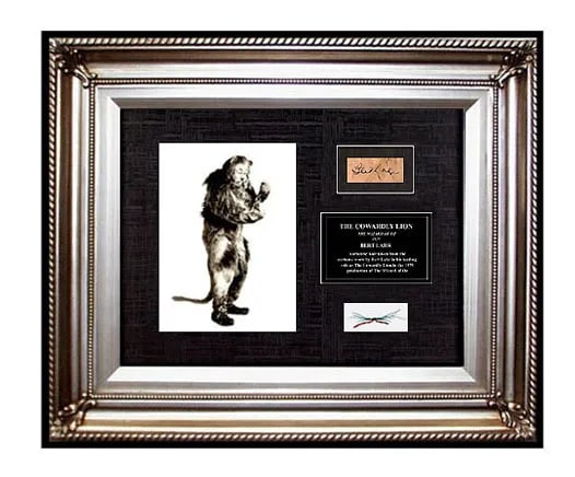 Wizard Of Oz Costume Hair Lion Bert Lahr Movie Prop Cowardly Lock Signed Coa: This lot includes: Gallery COA & free domestic shipping (*insurance and international shipping for an additional charge) Title: Wizard of Oz costume hair Lion Bert Lahr Movie Prop Medium: Movie memora