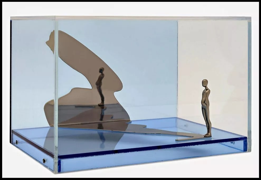 Ernest Trova Falling Man Shadow Figure Signed Bronze Sculpture Modern Artwork: This lot includes:Gallery COA & free domestic shipping (*insurance and international shipping for an additional charge)Artist: Ernest TrovaTitle: Falling ManMedium: BronzeSize: 7" h x 11" x 7.5"Signed