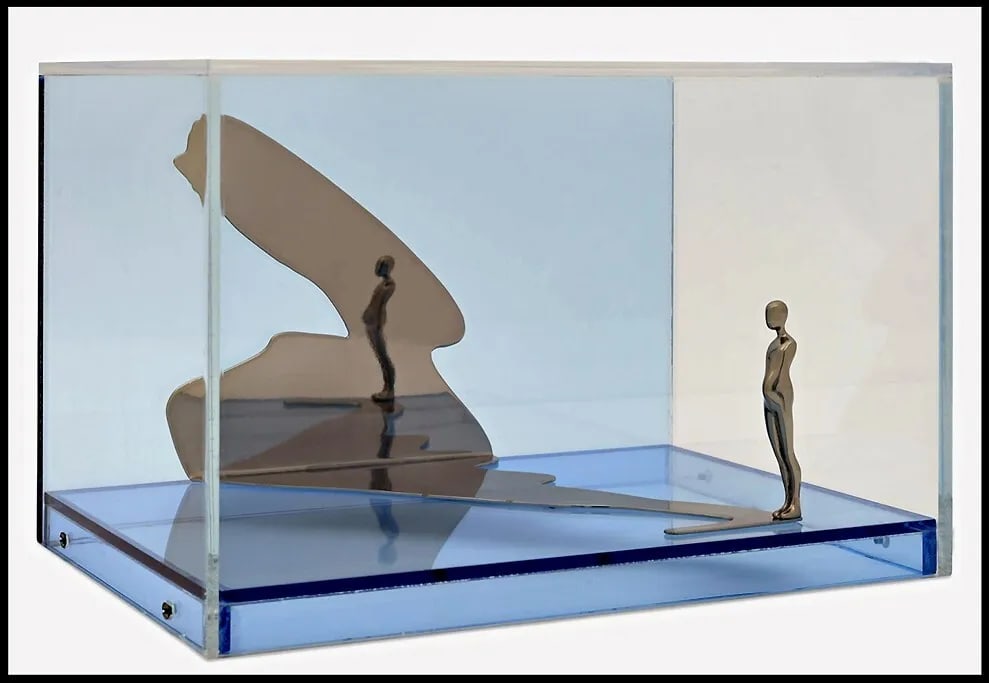 Ernest Trova Falling Man Shadow Figure Signed Bronze Sculpture Modern Artwork: This lot includes:Gallery COA & free domestic shipping (*insurance and international shipping for an additional charge)Artist: Ernest TrovaTitle: Falling ManMedium: BronzeSize: 7" h x 11" x 7.5"Signed