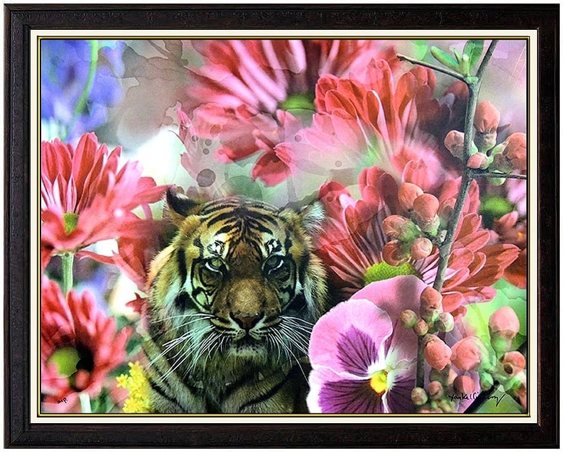 Yankel Ginzburg Original Mixed Media On Canvas Signed Flower Tiger Artwork: This lot includes:Gallery COA. In-house shipping available (insurance and international shipping for an additional charge).Artist: Yankel GinzburgTitle: FlamboyantMedium: Mixed Media on CanvasSize: 26
