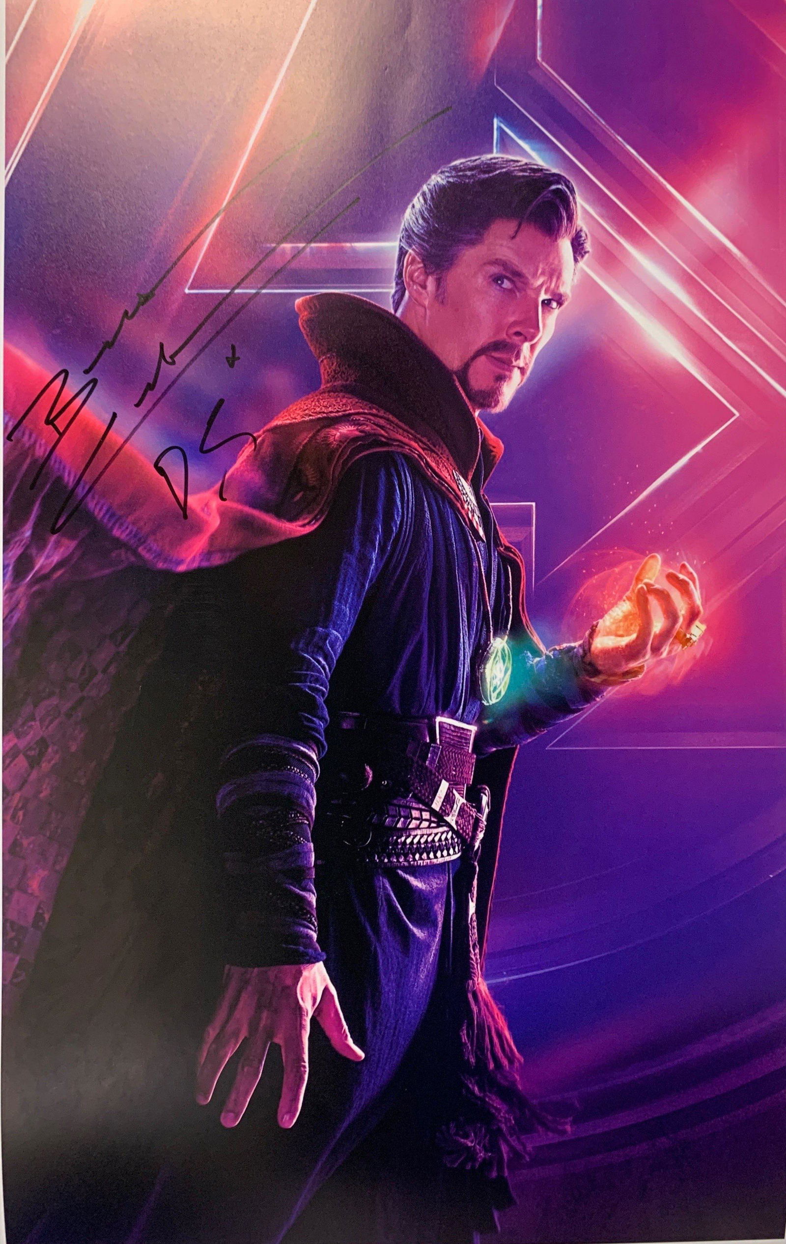 Autograph Signed Avengers Endgame Banedict Cumberbatch (1 of 1)