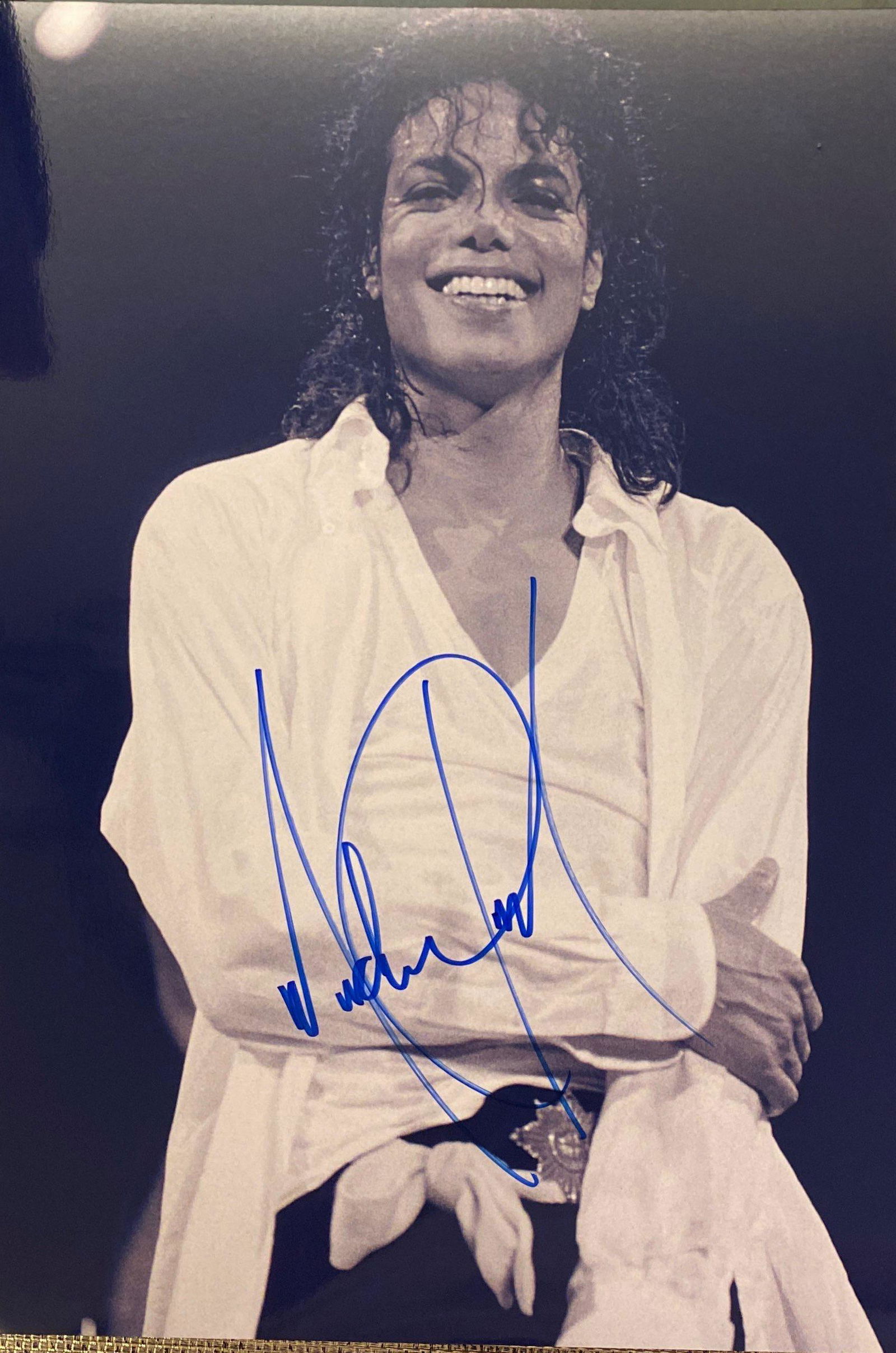 Autograph Signed Michael Jackson Photo (1 of 1)