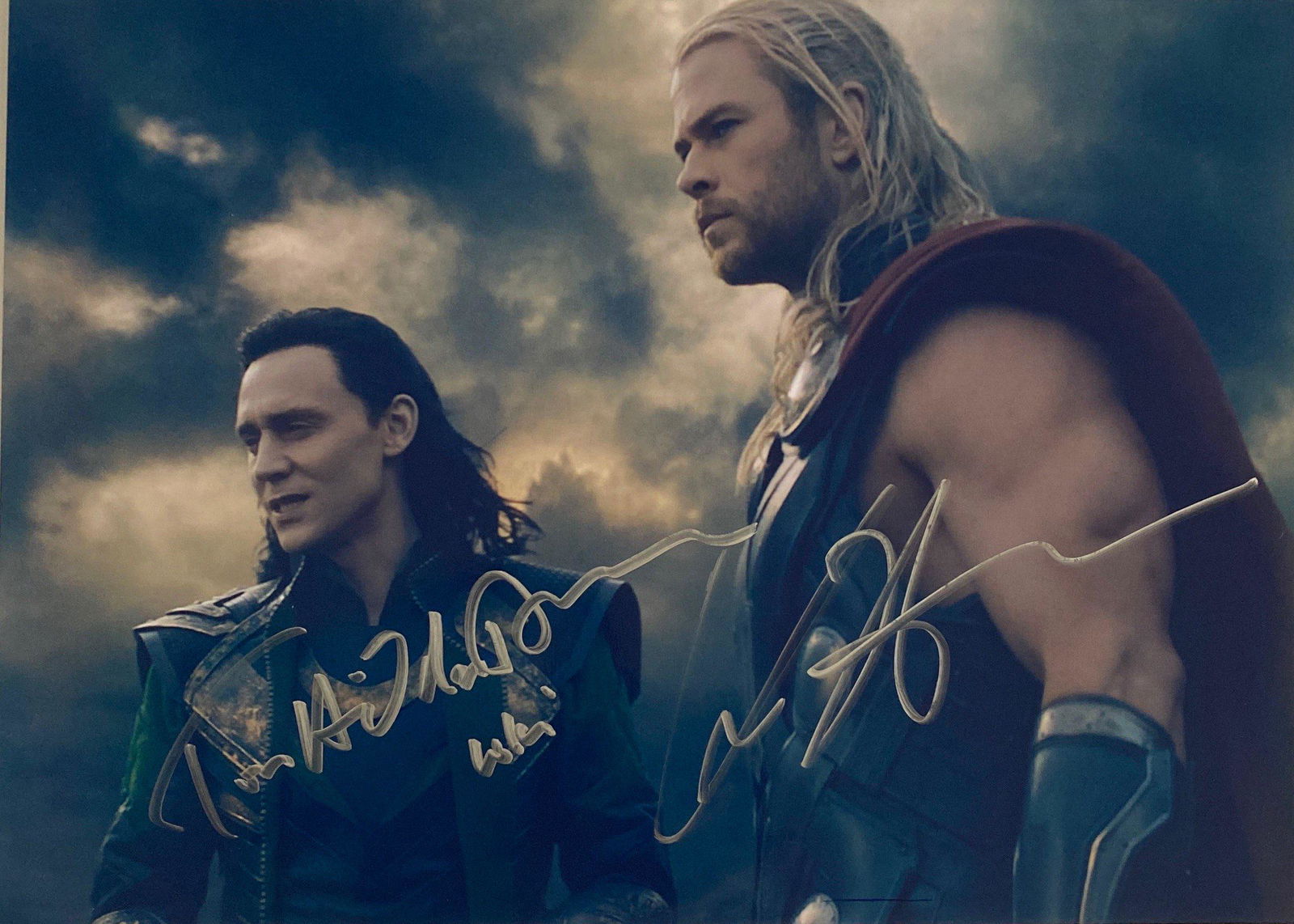 Autograph Signed Thor Tom Hiddleston Photo (1 of 1)