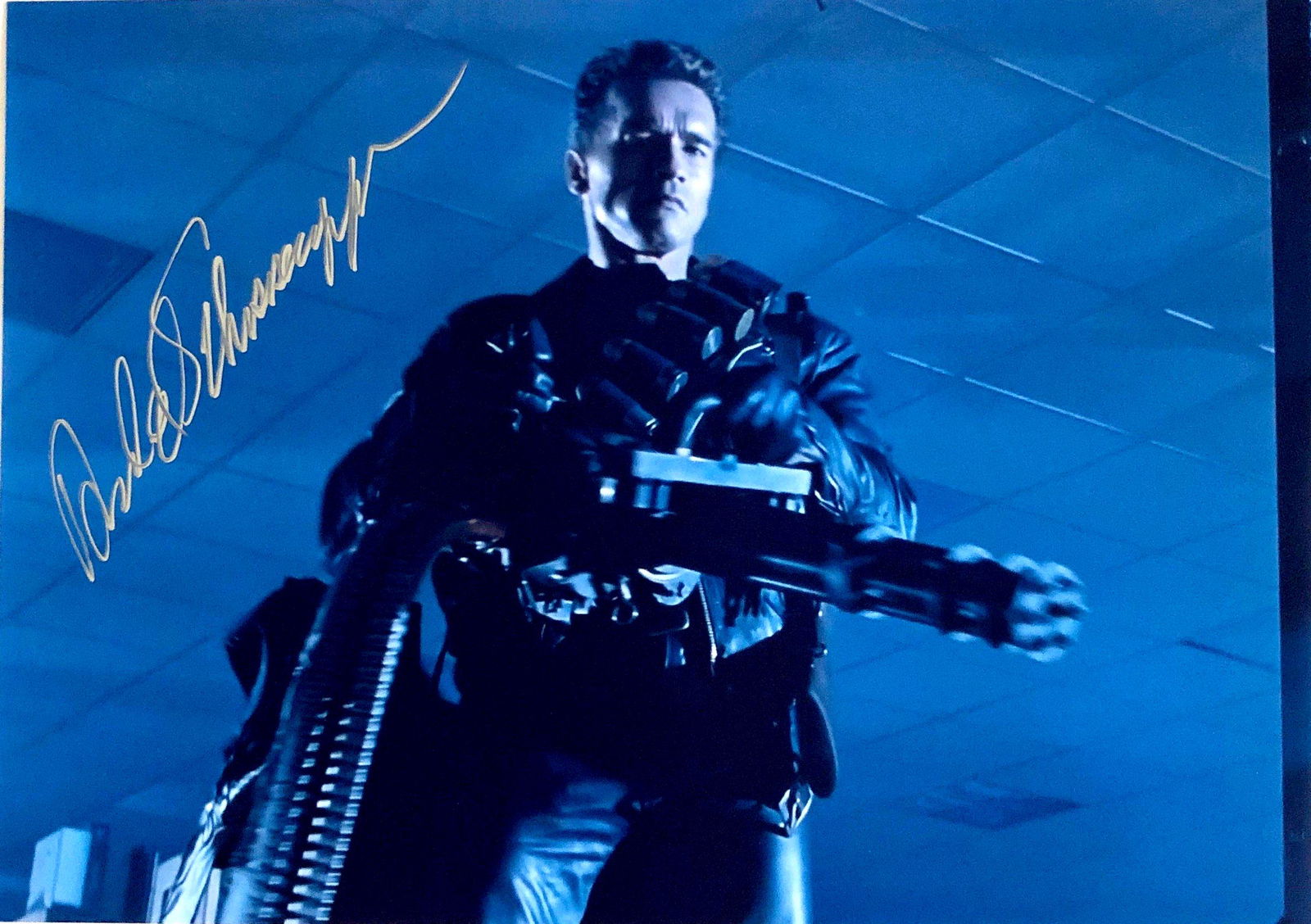 Autograph Signed Terminator Arnold Schwarzenegger Photo (1 of 1)