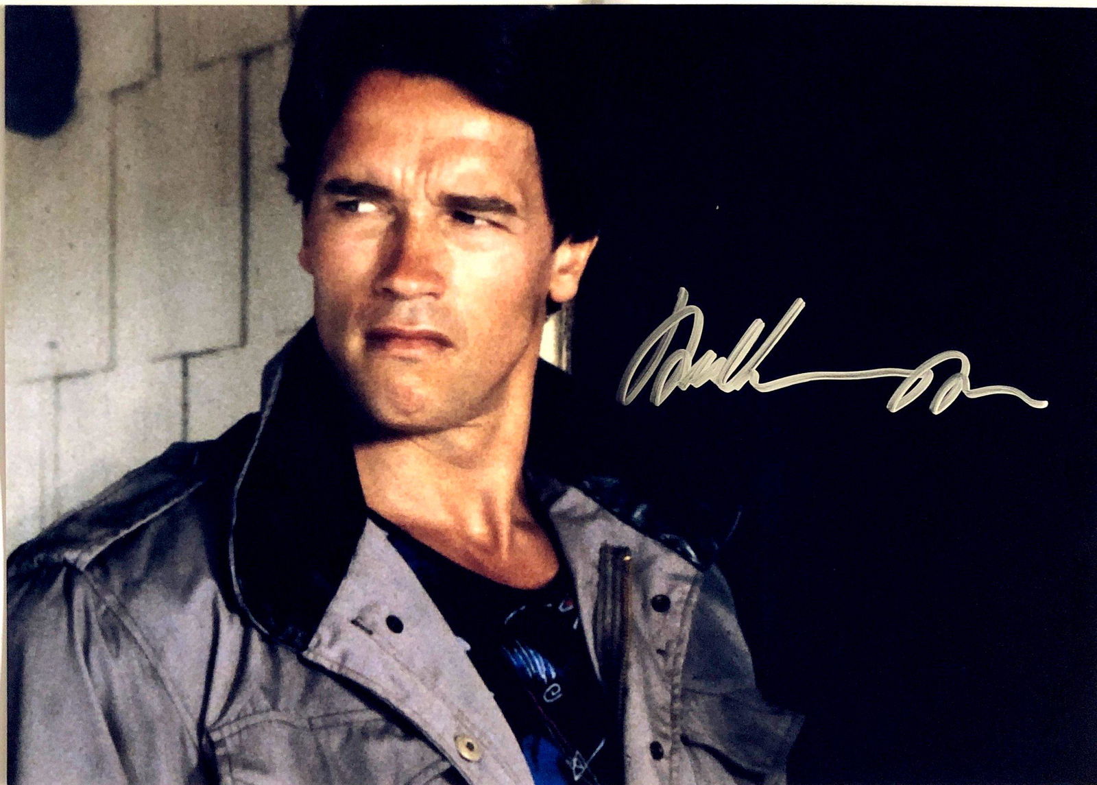 Autograph Signed Terminator Arnold Schwarzenegger Photo (1 of 1)