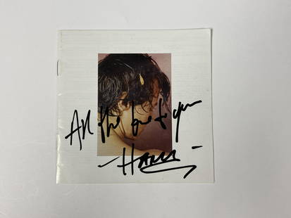 Autograph Signed Harry Styles CD Booklet: Category: Autograph CollectiblesAutograph Includes: Harry StylesItem is in great condition with no damage, unframedItem is being vertified. Please review our Terms and Conditions before bidding, all