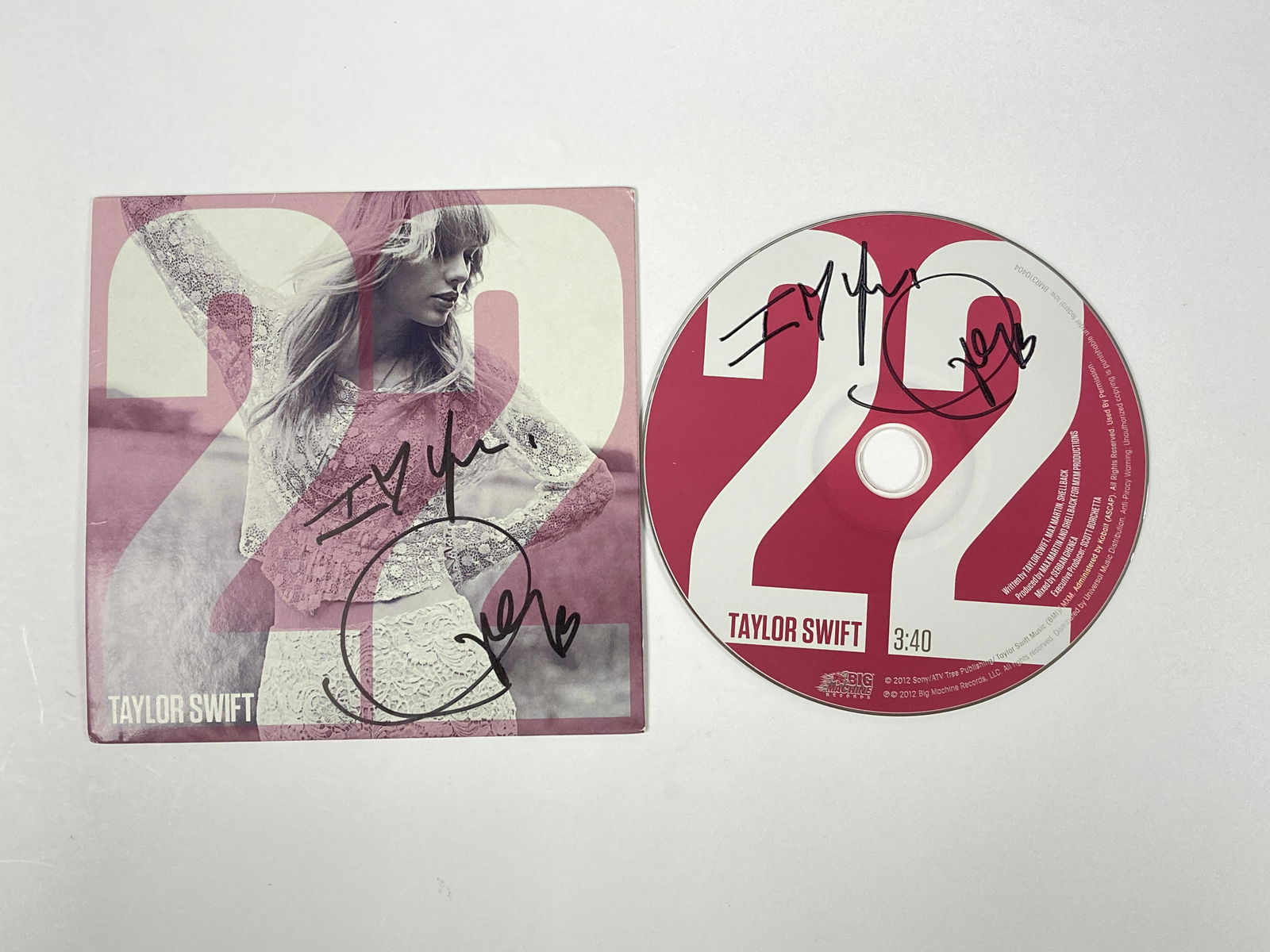 Autograph Signed 22 Taylor Swift Single