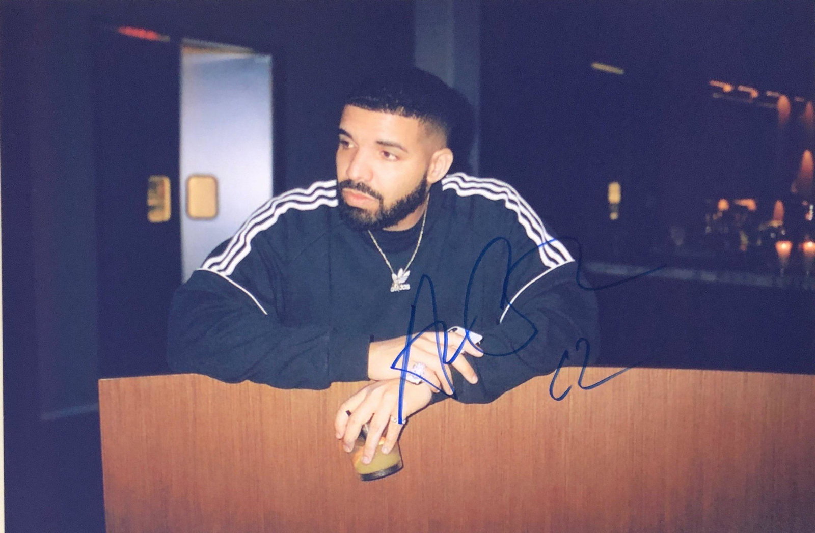 Drake Signed Photo: Autographed by:DrakeAuthentication Code: PC26404Unframed Vertified and Excellent Condition Please kindly read our Terms and Conditions before bidding.
