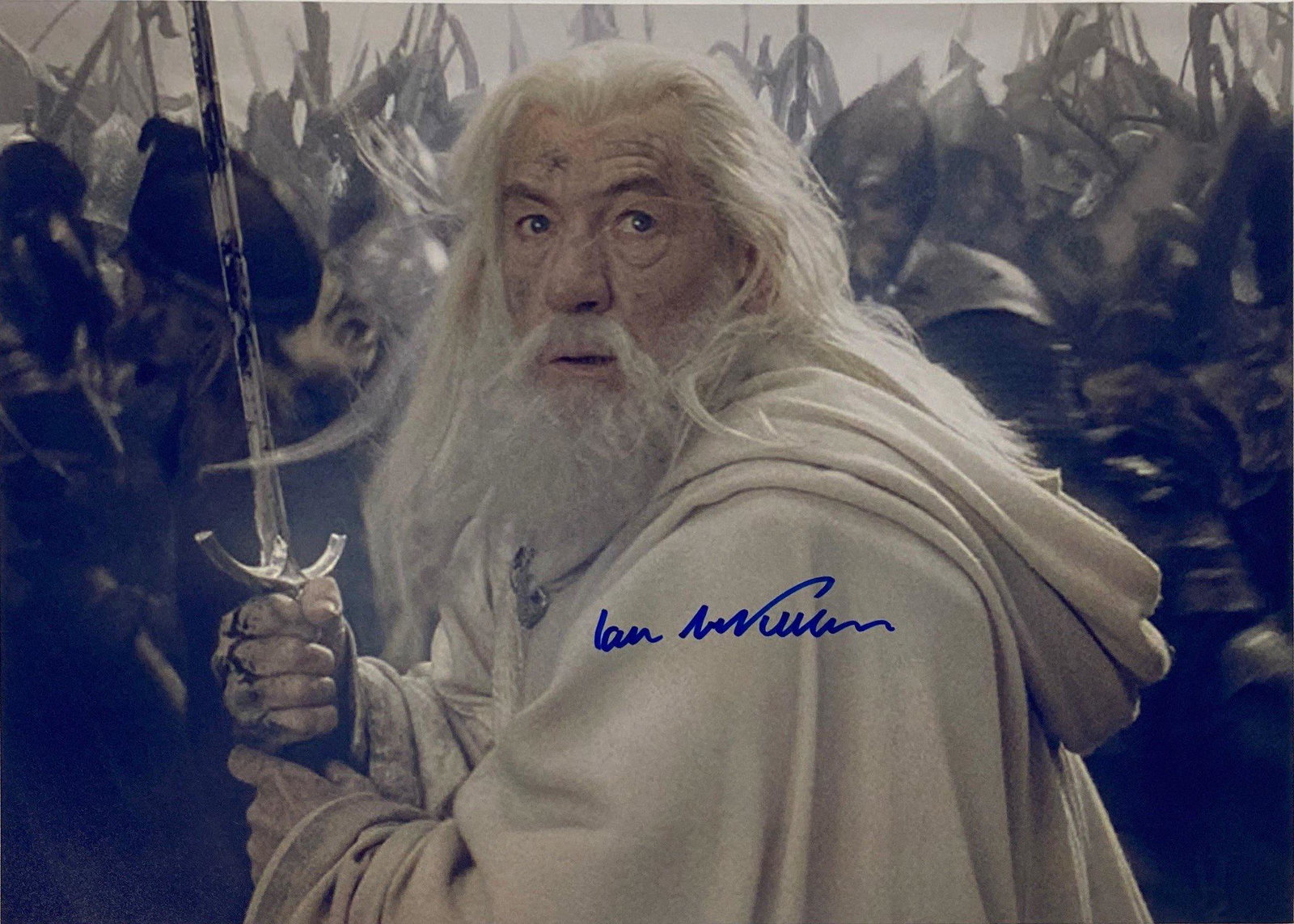 Autograph Signed Lord of the Ring Ian McKellen Photo: Category: Autograph CollectiblesAutograph By: Ian McKellenSize : 8" x 10"Item is in great condition with no damage, unframed and certified.Please kindly read our Terms and Conditions before bidding.