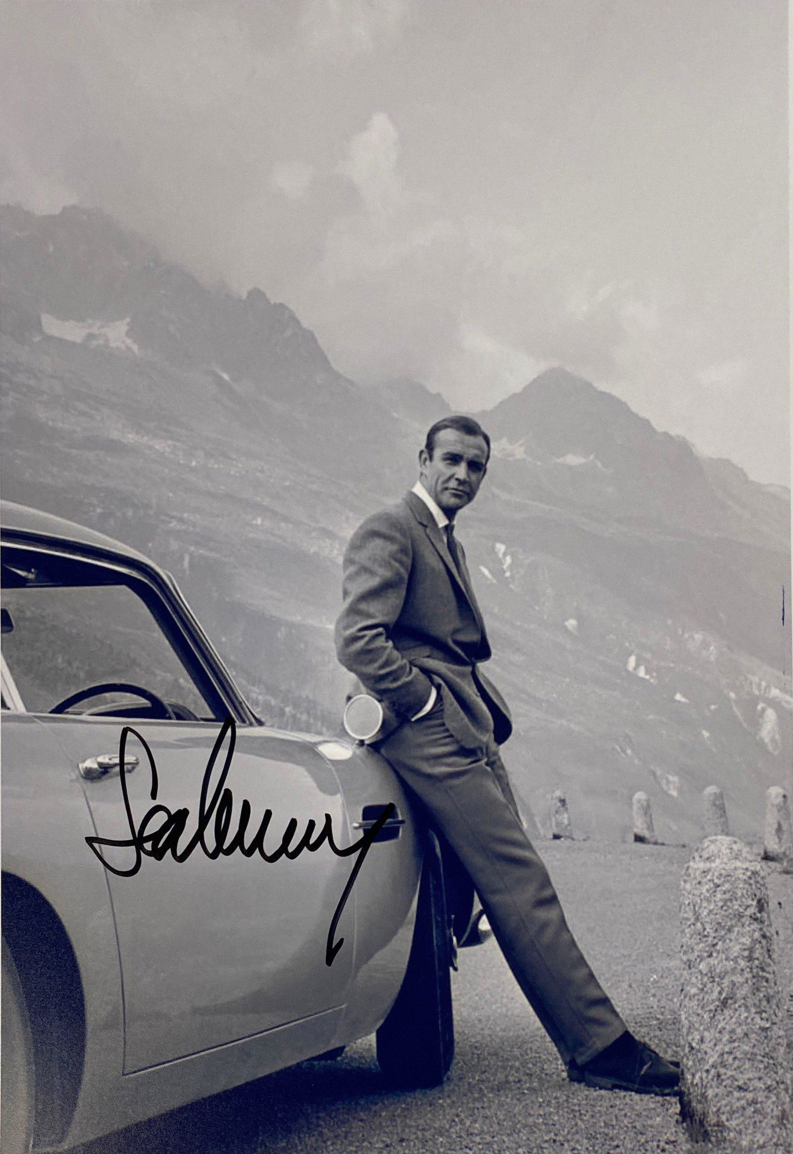 Autograph Signed James Bond Sean Connery Photo (1 of 1)