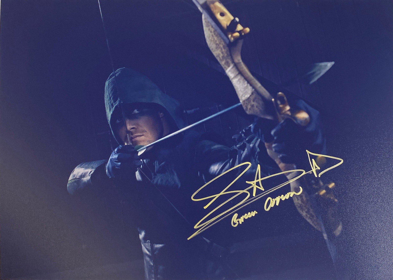 Signed Arrow Stephen Amell Photo: Category: Autograph CollectiblesAutograph By: Stephen AmellSize : 8" x 10"Item is in great condition with no damage, unframed and certified. Please kindly read our Terms and Conditions before bidding.