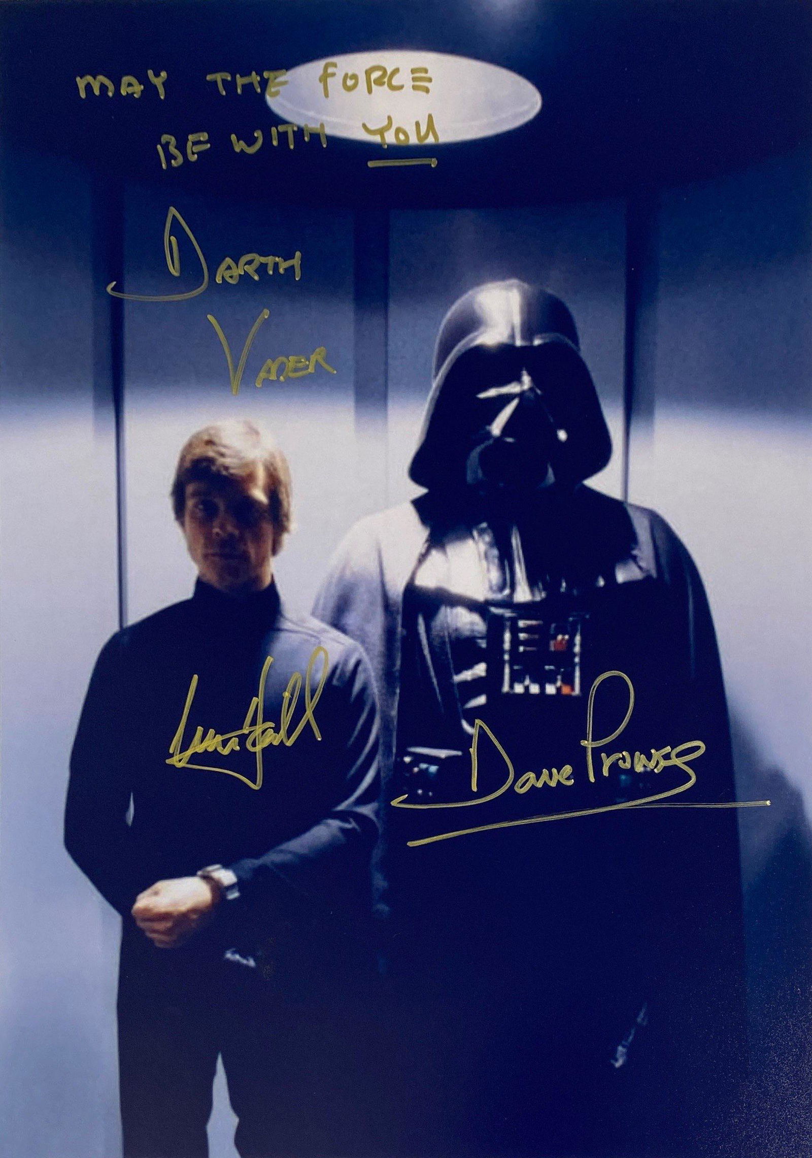 Signed Star Wars Mark Hamill Photo (1 of 1)