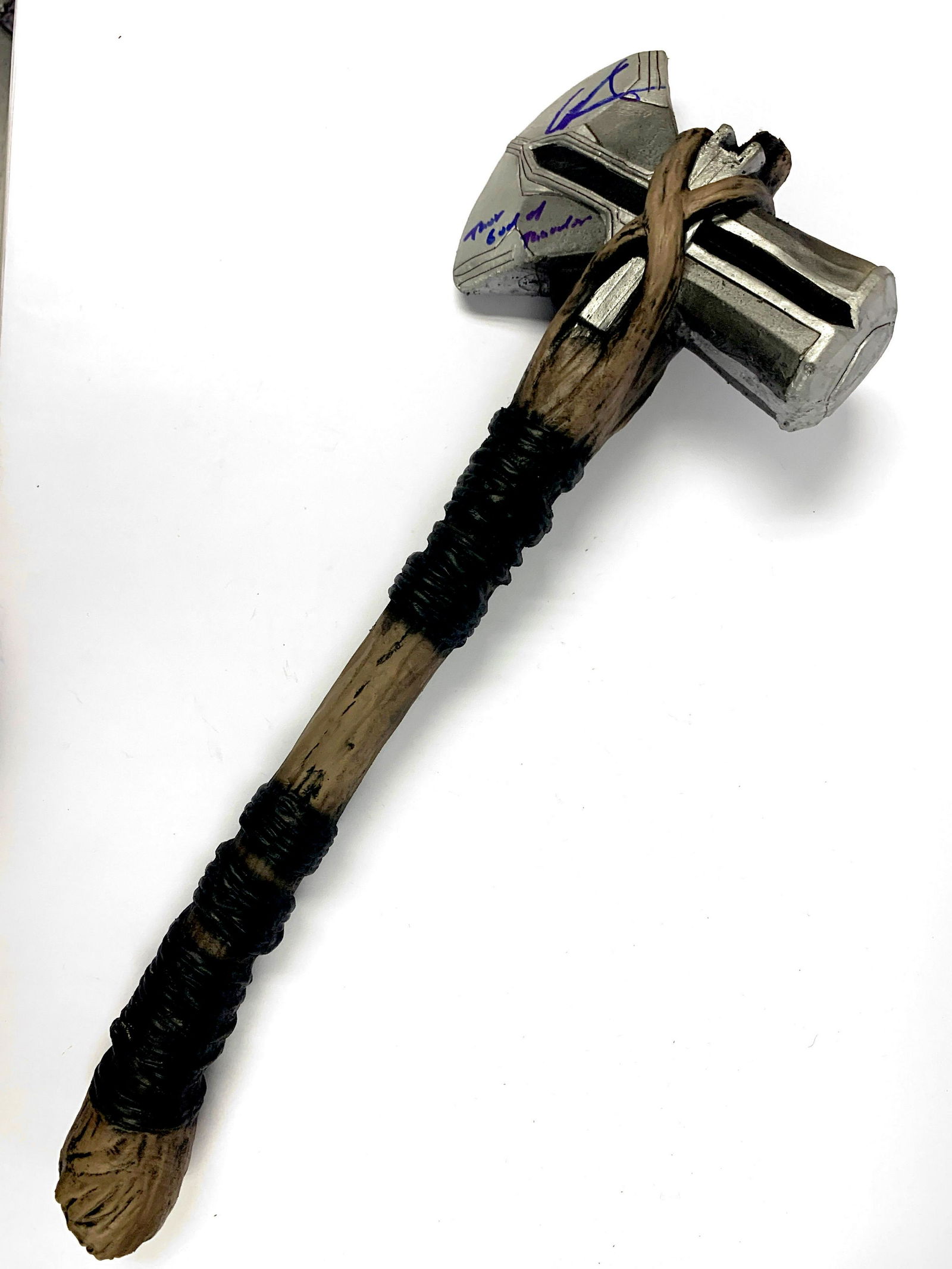 Signed Avengers Thor Chris Hemsworth Stormbreaker (1 of 2)