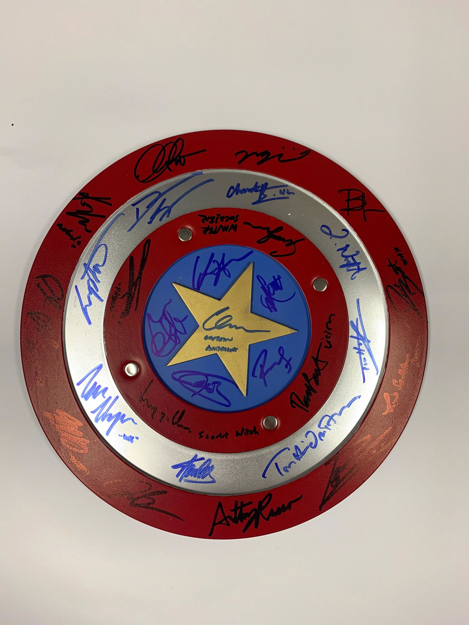 Signed Captain America Chris Evans Shield (1 of 5)